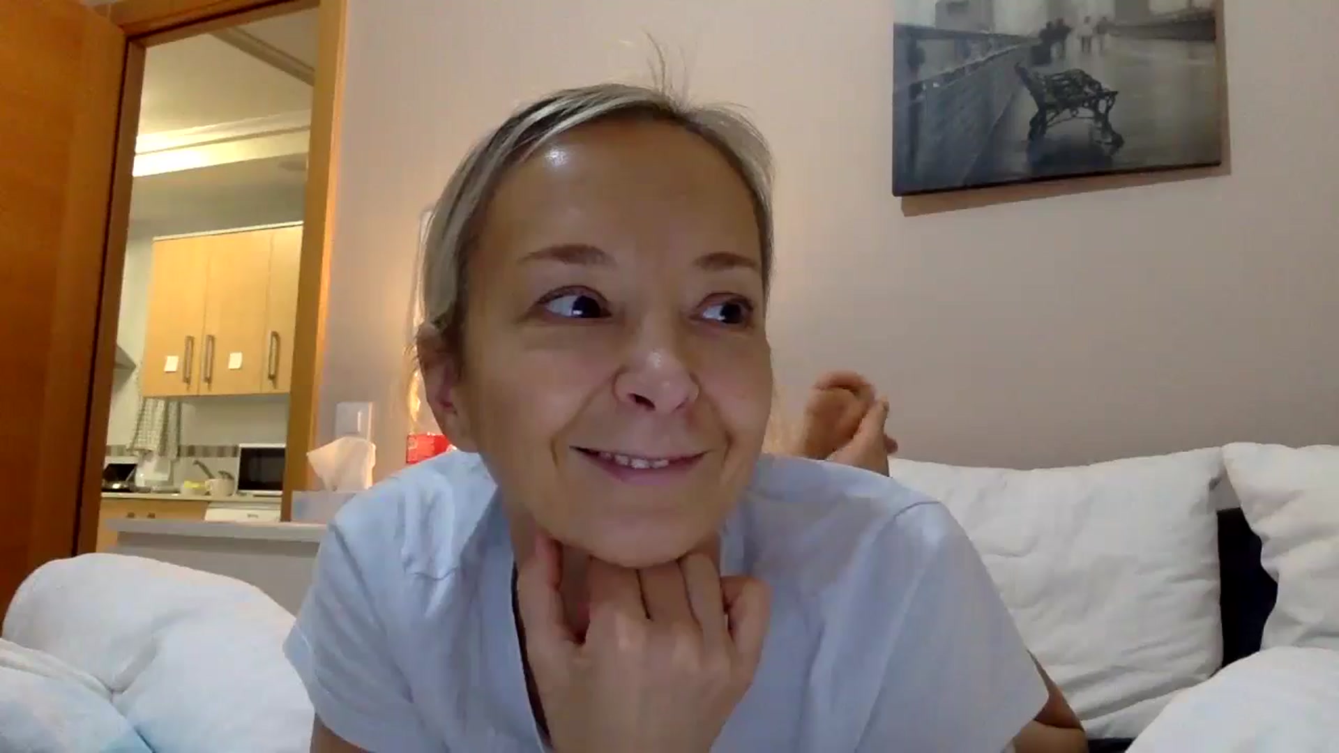 Gallery image thumbnail from Aimee_Angel's myfreecams stream on, 01/05/2025, 18:16 image 16 of 20