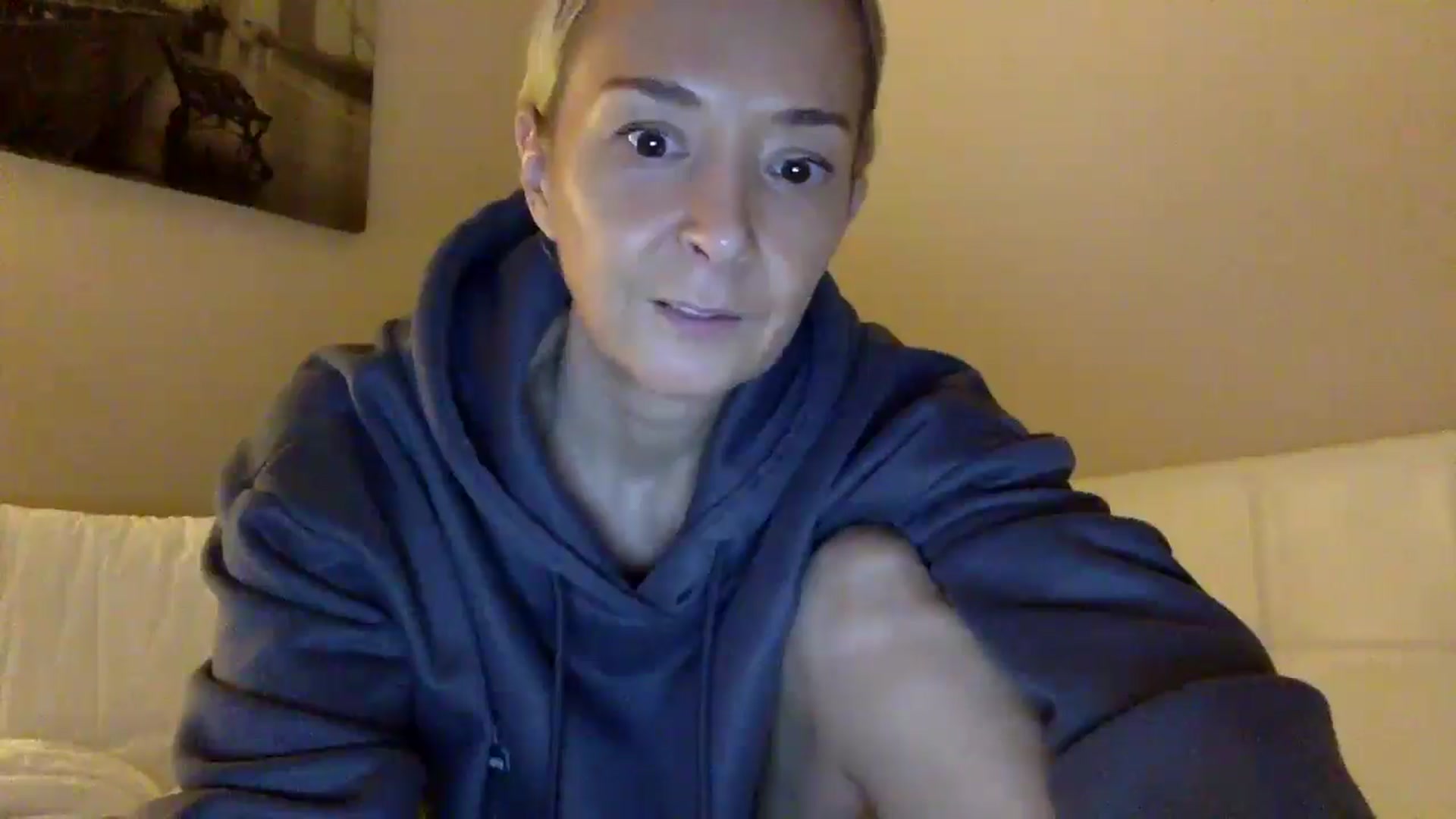 Gallery image thumbnail from Aimee_Angel's myfreecams stream on, 01/05/2025, 23:16 image 18 of 20