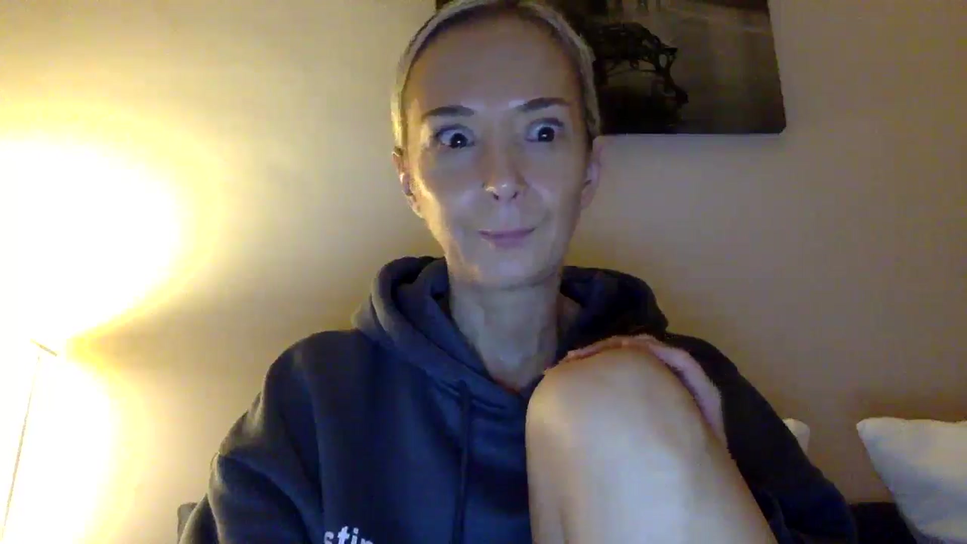 Gallery image thumbnail from Aimee_Angel's myfreecams stream on, 01/05/2025, 23:16 image 8 of 20