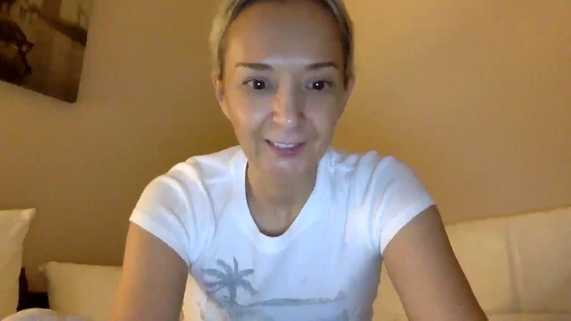 Gallery image thumbnail from Aimee_Angel's myfreecams stream on, 01/12/2025, 23:22 image 17 of 20