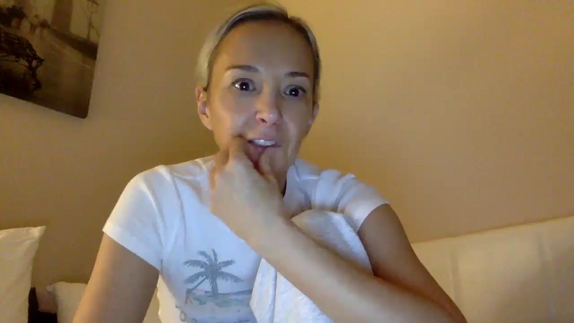 Gallery image thumbnail from Aimee_Angel's myfreecams stream on, 01/12/2025, 23:22 image 7 of 20