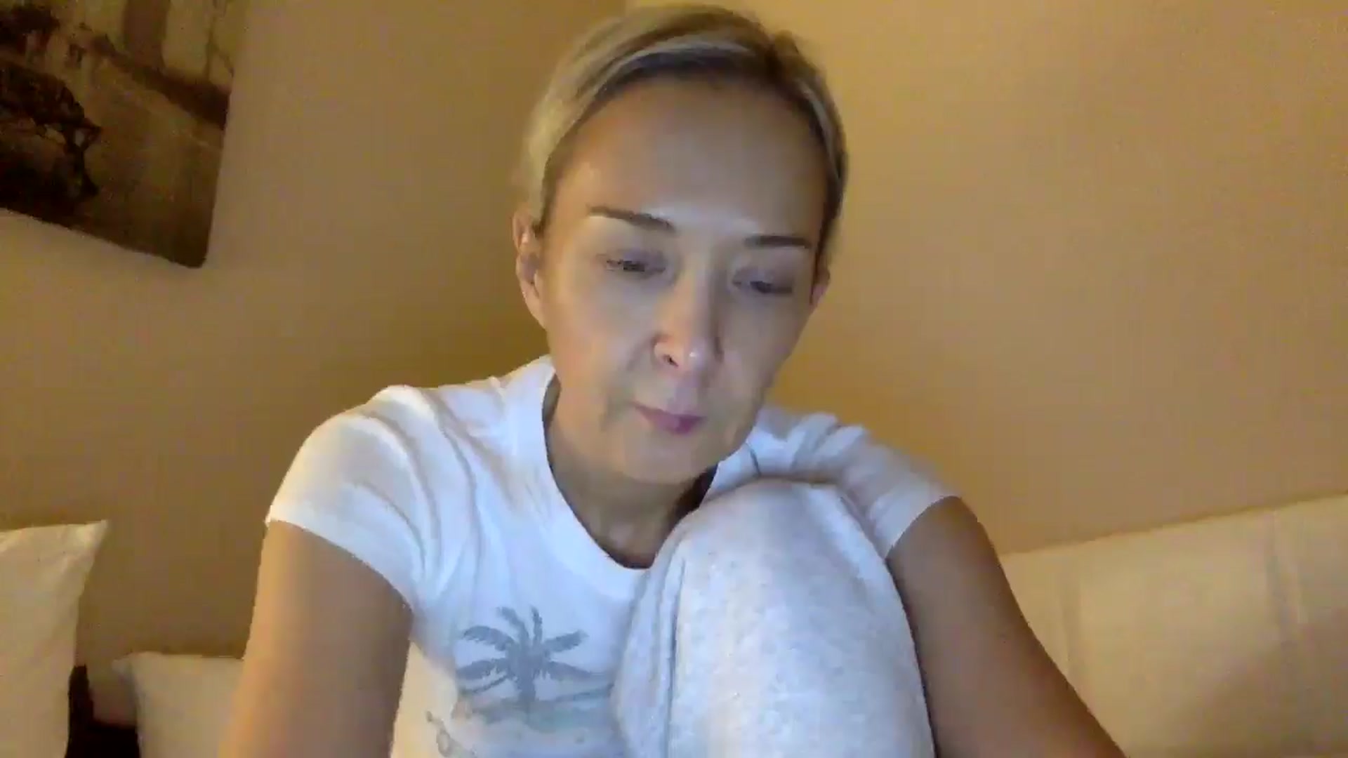 Gallery image thumbnail from Aimee_Angel's myfreecams stream on, 01/12/2025, 23:22 image 9 of 20