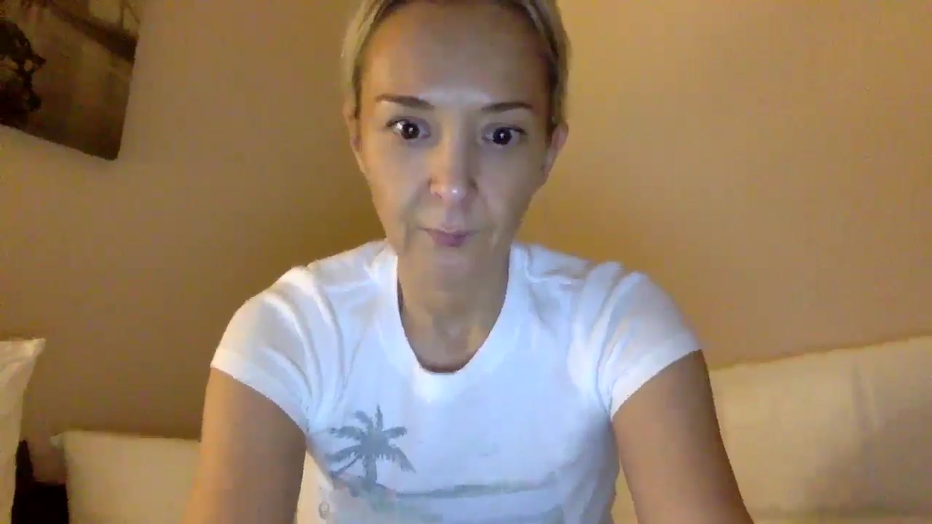 Gallery image thumbnail from Aimee_Angel's myfreecams stream on, 01/12/2025, 23:22 image 14 of 20