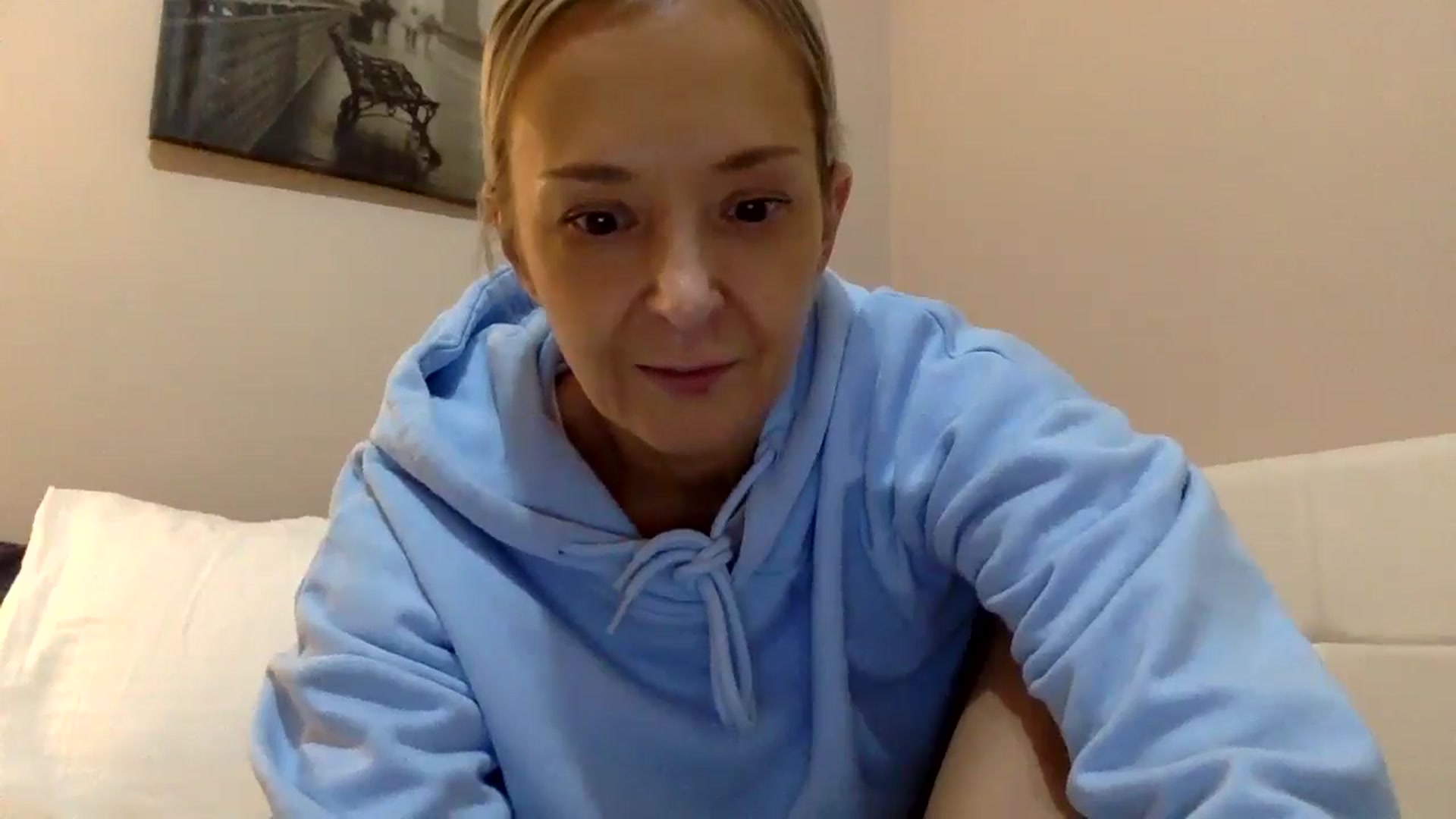 Gallery image thumbnail from Aimee_Angel's myfreecams stream on, 01/15/2025, 22:51 image 16 of 20