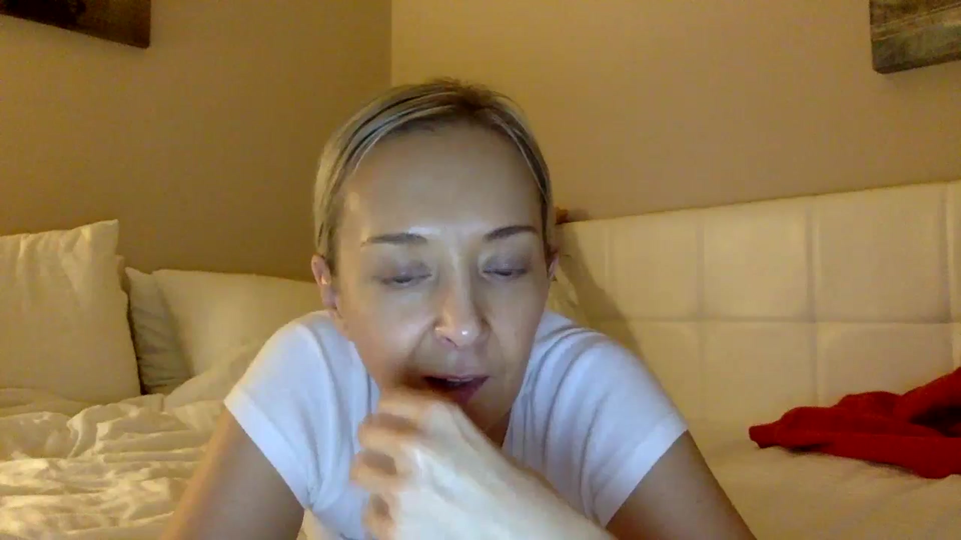 Gallery image thumbnail from Aimee_Angel's myfreecams stream on, 01/21/2025, 24:52 image 10 of 20