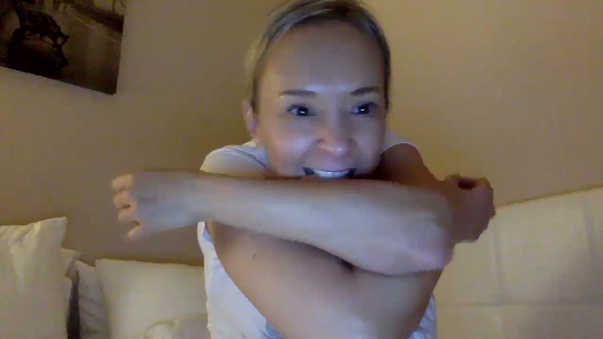 Gallery image thumbnail from Aimee_Angel's myfreecams stream on, 01/21/2025, 24:52 image 17 of 20