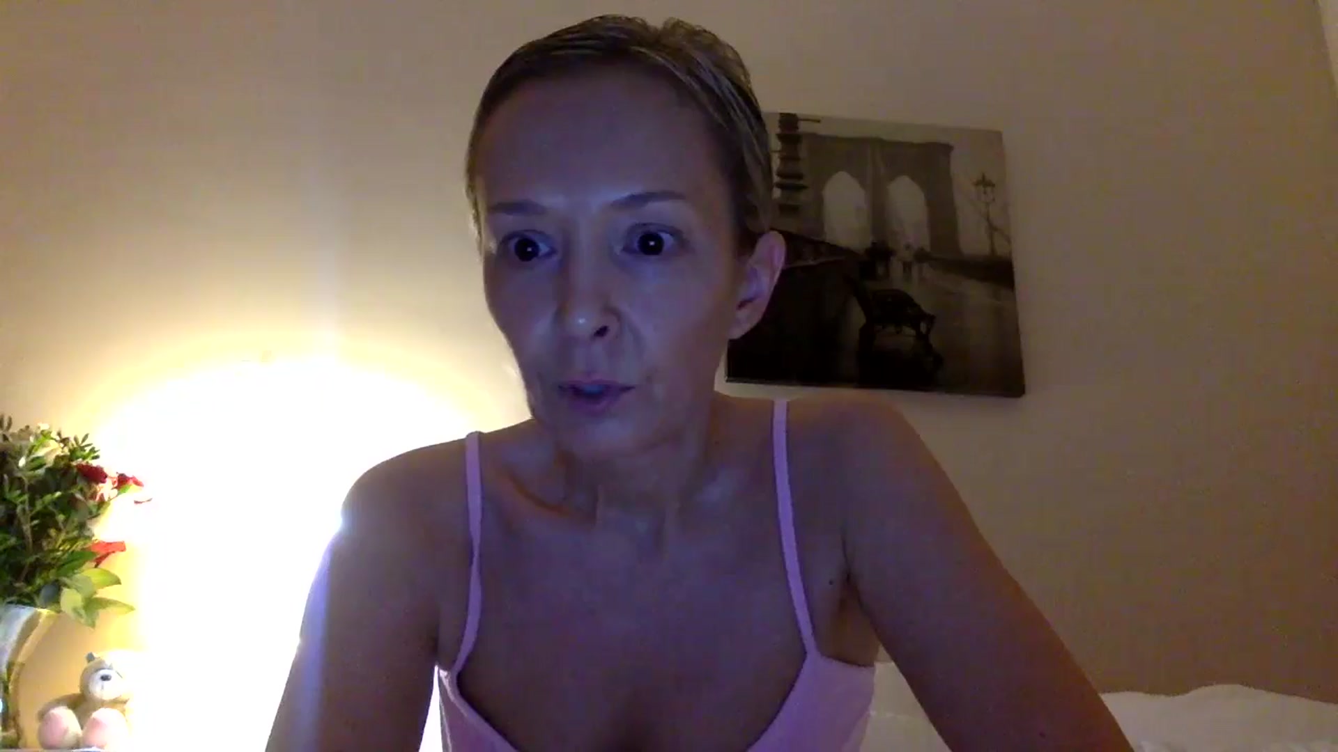 Gallery image thumbnail from Aimee_Angel's myfreecams stream on, 01/22/2025, 17:32 image 18 of 20