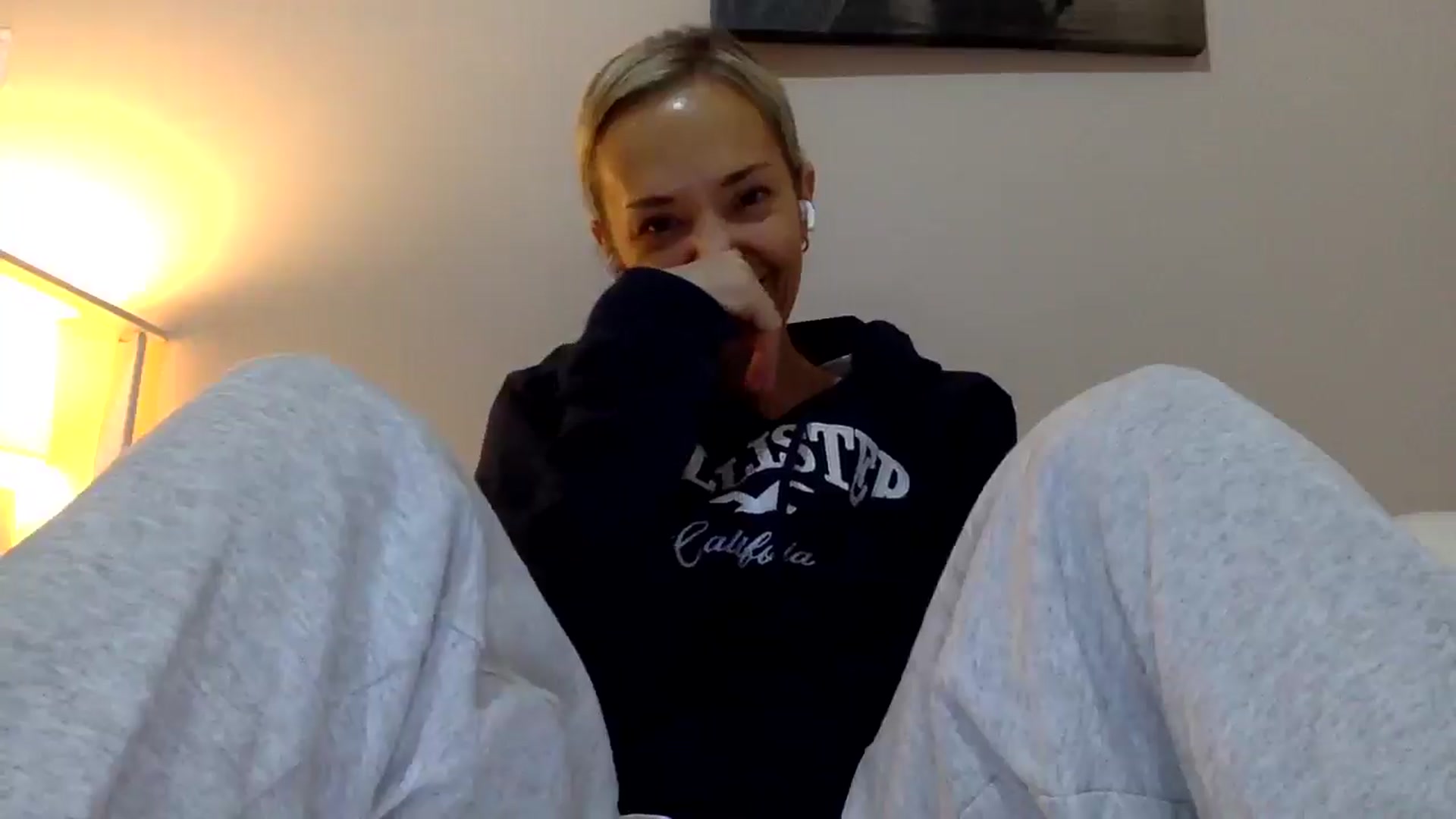 Gallery image thumbnail from Aimee_Angel's myfreecams stream on, 01/31/2025, 22:54 image 19 of 20