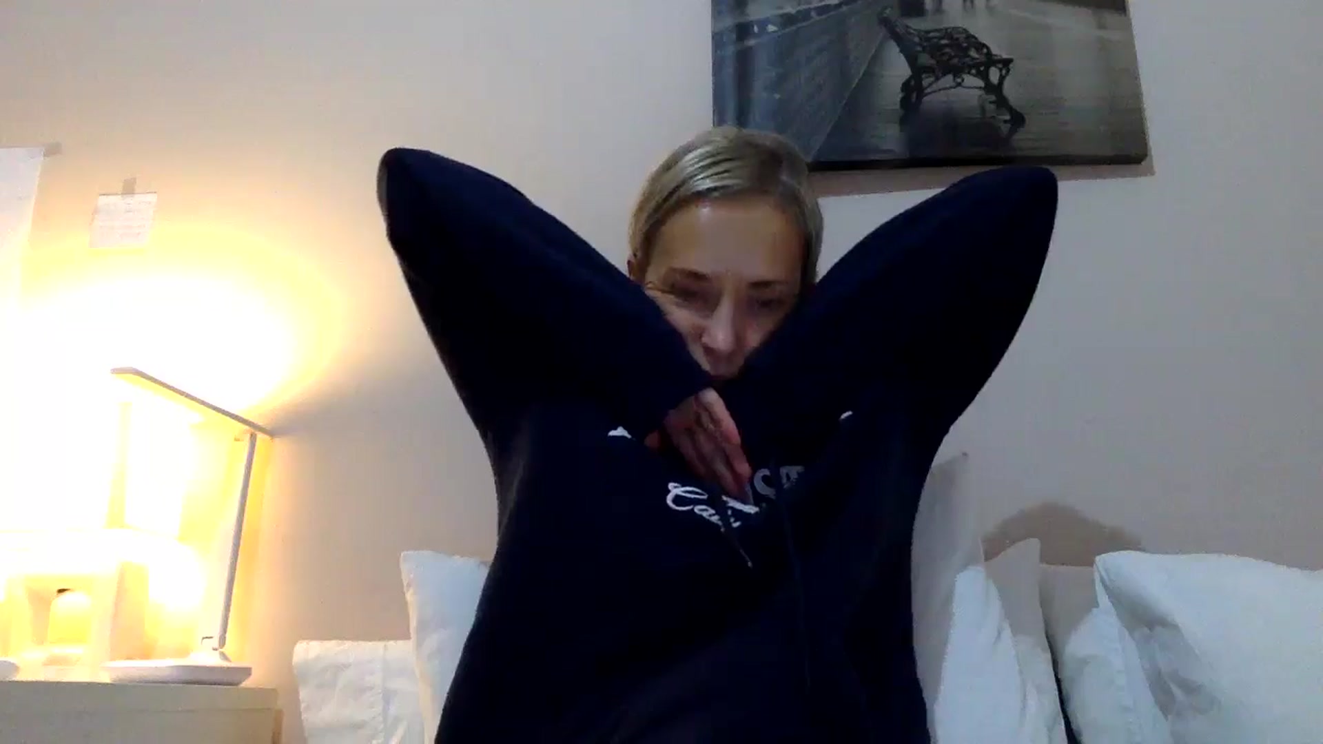 Gallery image thumbnail from Aimee_Angel's myfreecams stream on, 01/31/2025, 22:54 image 11 of 20
