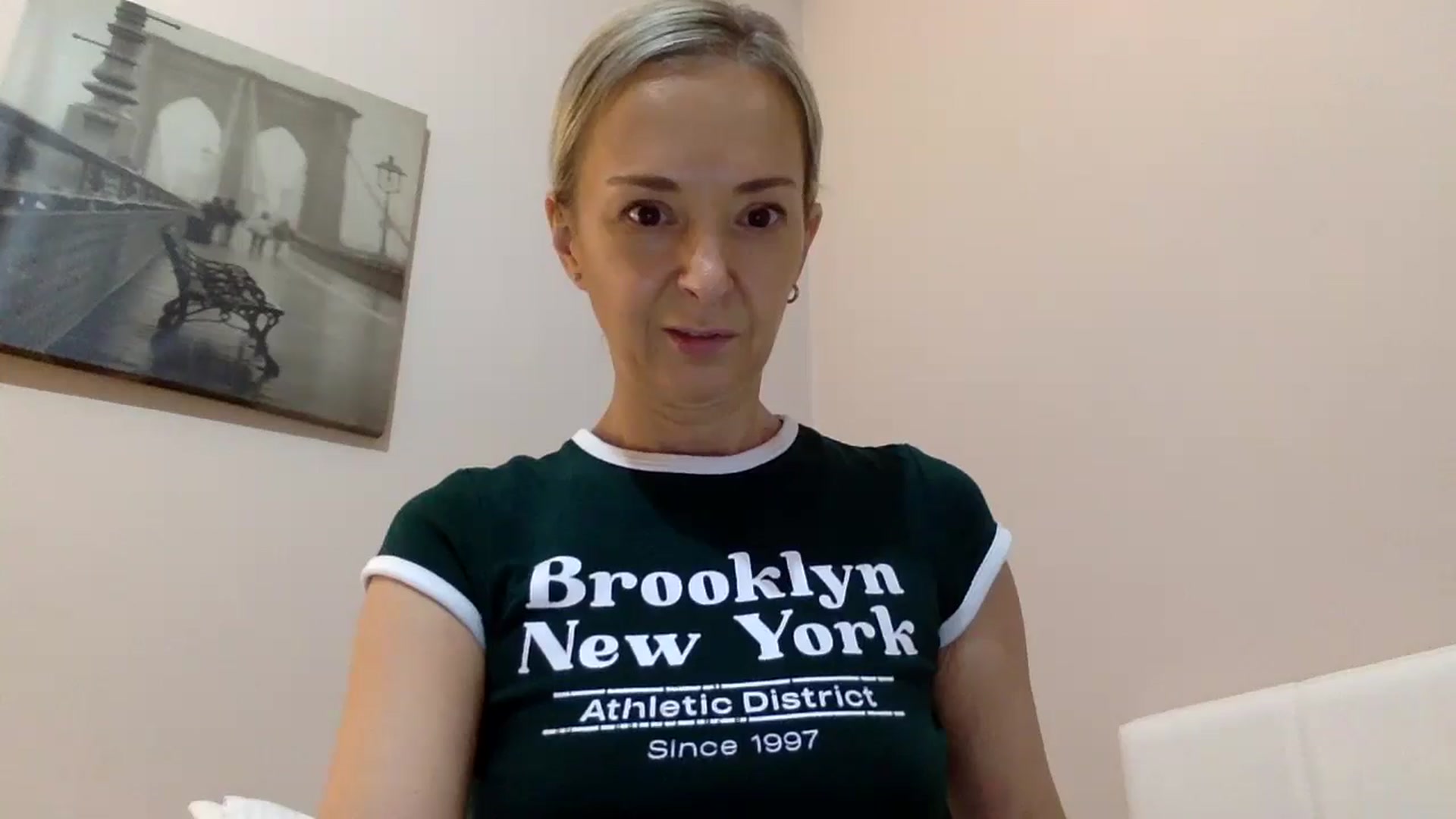 Gallery image thumbnail from Aimee_Angel's myfreecams stream on, 02/04/2025, 23:01 image 6 of 20