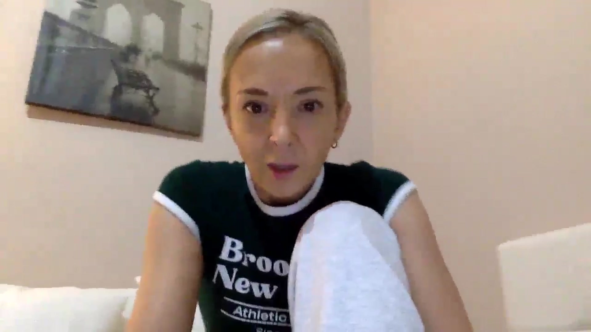 Gallery image thumbnail from Aimee_Angel's myfreecams stream on, 02/04/2025, 23:01 image 11 of 20