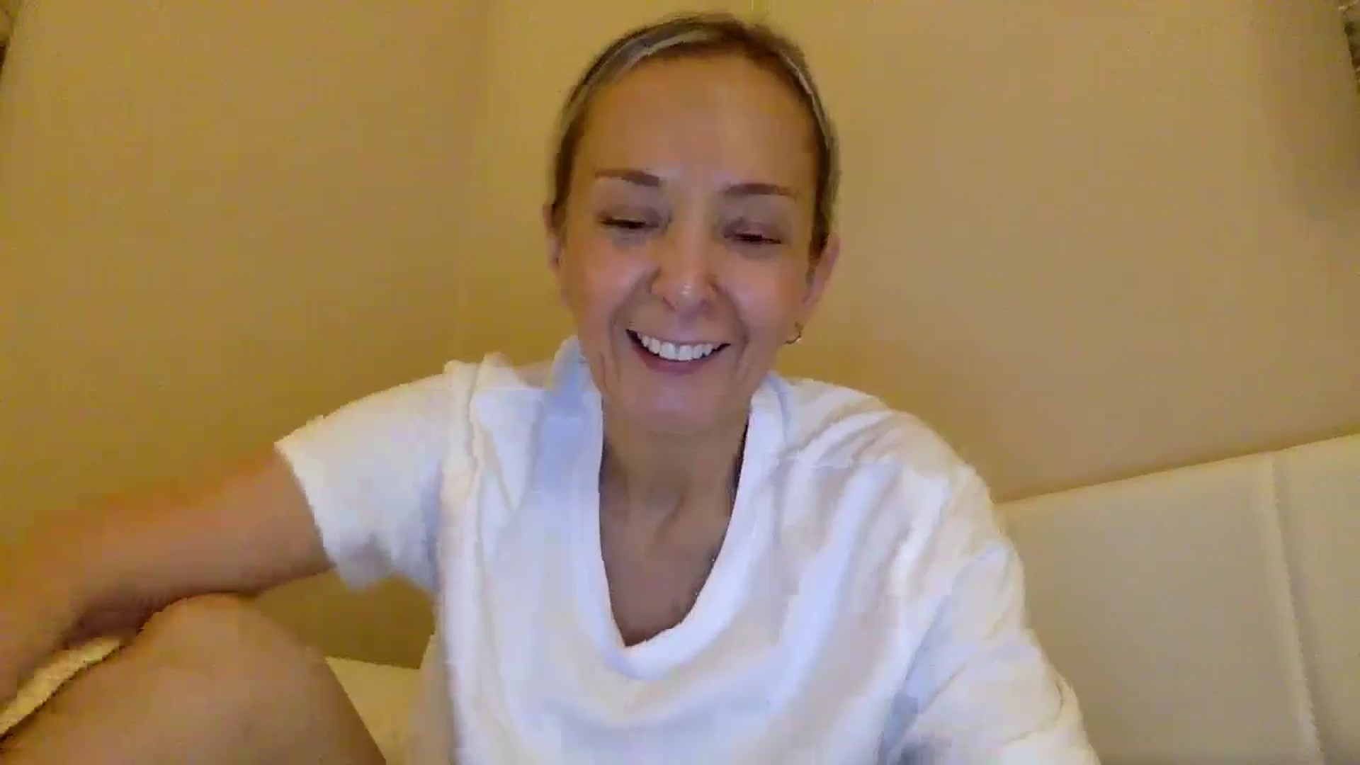 Gallery image thumbnail from Aimee_Angel's myfreecams stream on, 02/24/2025, 22:17 image 18 of 20