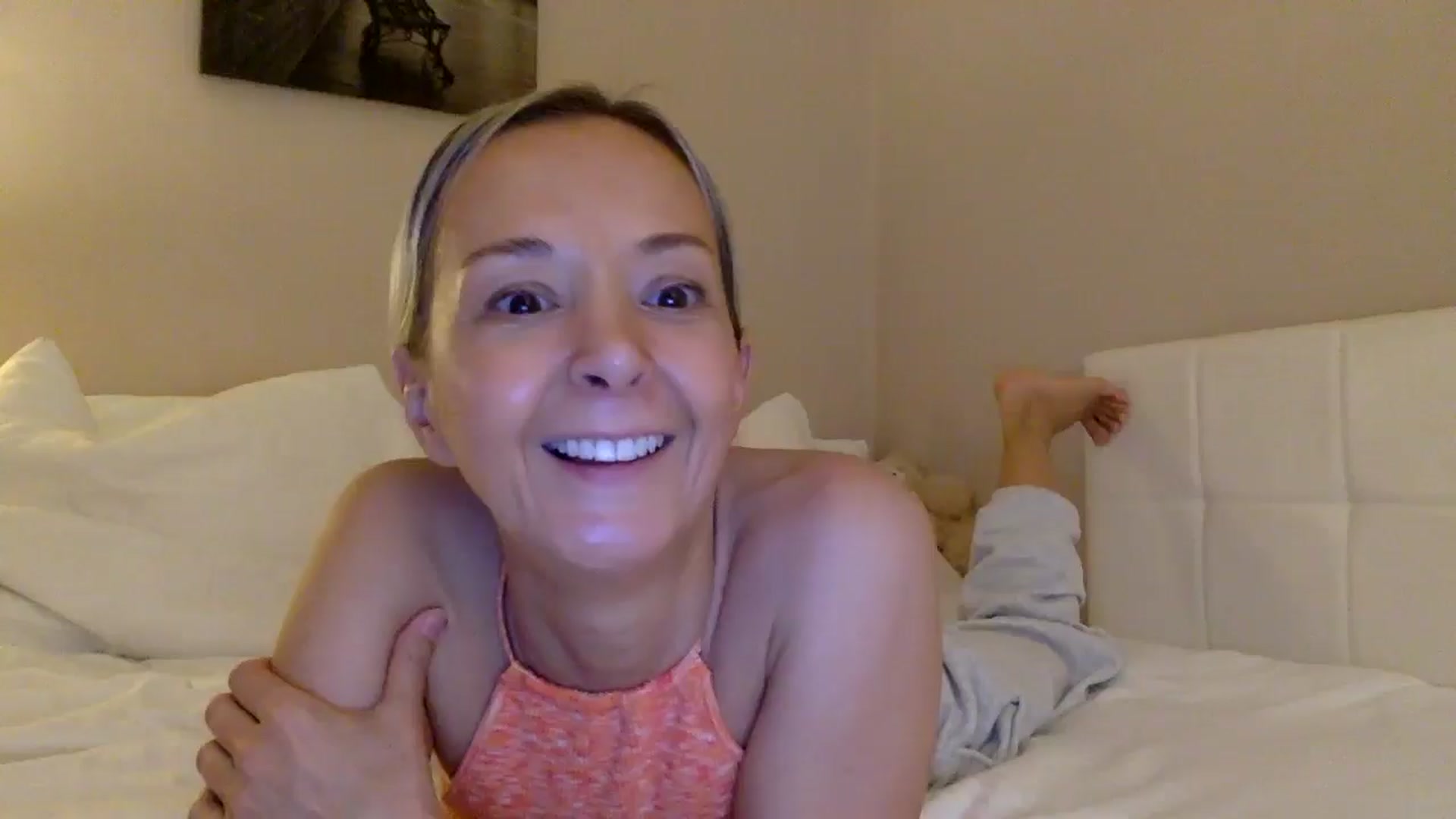 Gallery image thumbnail from Aimee_Angel's myfreecams stream on, 03/16/2025, 22:57 image 10 of 20