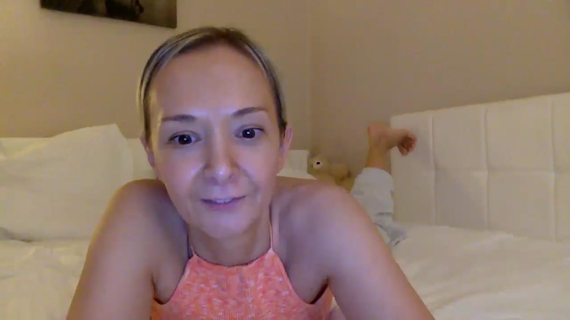 Gallery image thumbnail from Aimee_Angel's myfreecams stream on, 03/16/2025, 22:57 image 16 of 20