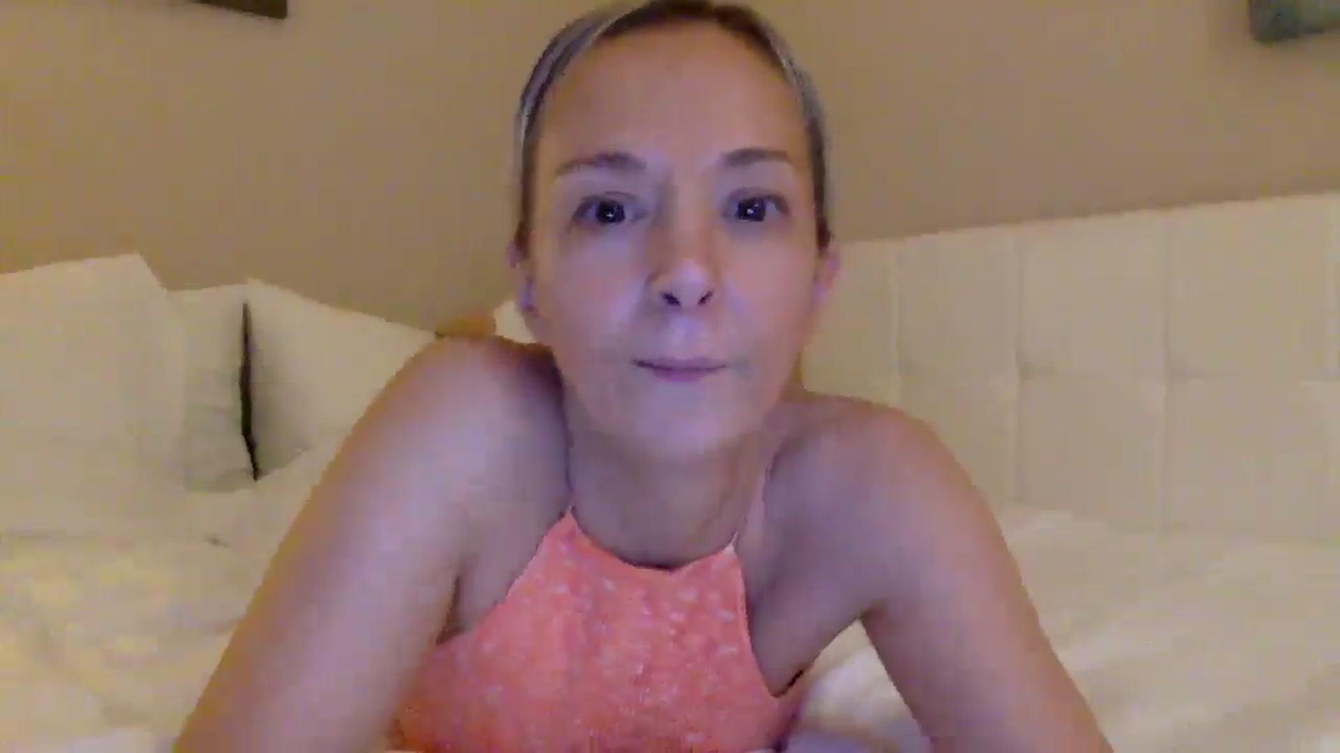 Gallery image thumbnail from Aimee_Angel's myfreecams stream on, 03/16/2025, 22:57 image 19 of 20