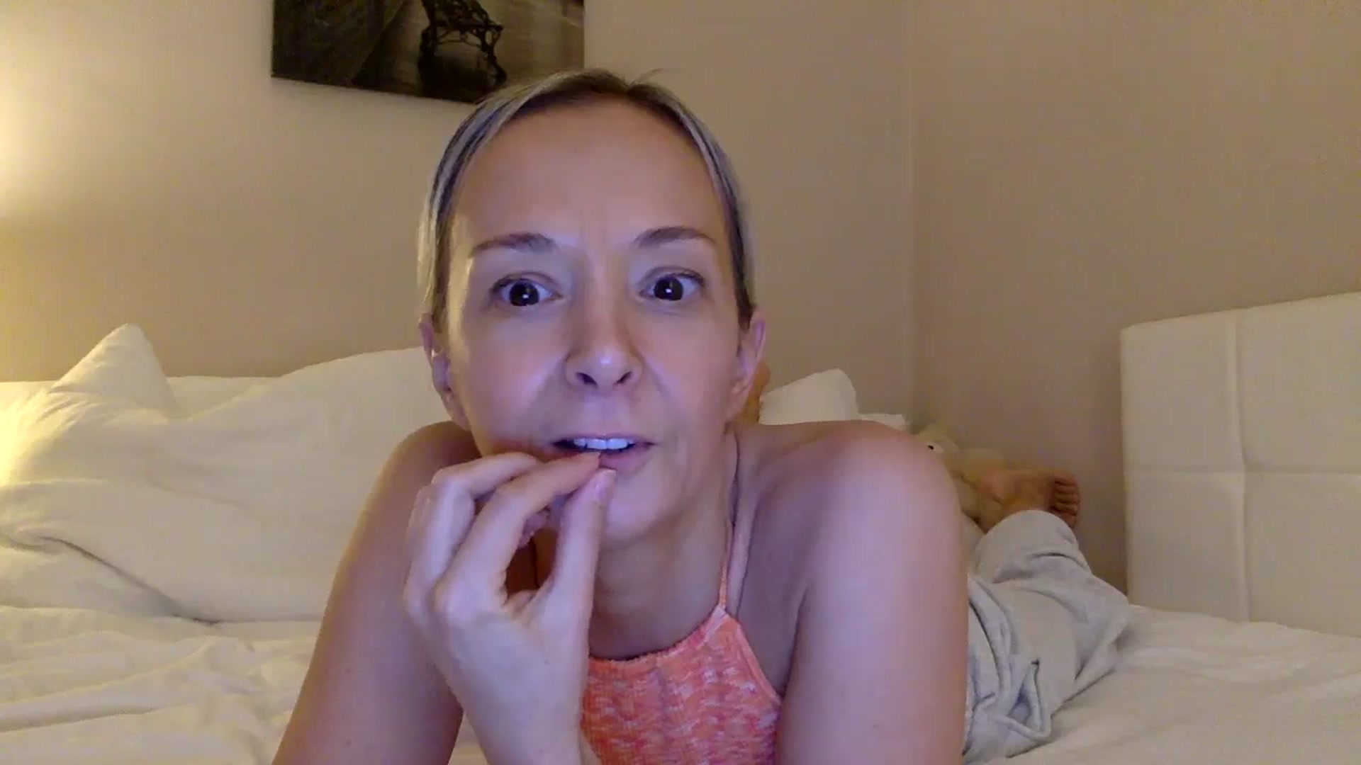 Gallery image thumbnail from Aimee_Angel's myfreecams stream on, 03/16/2025, 22:57 image 7 of 20