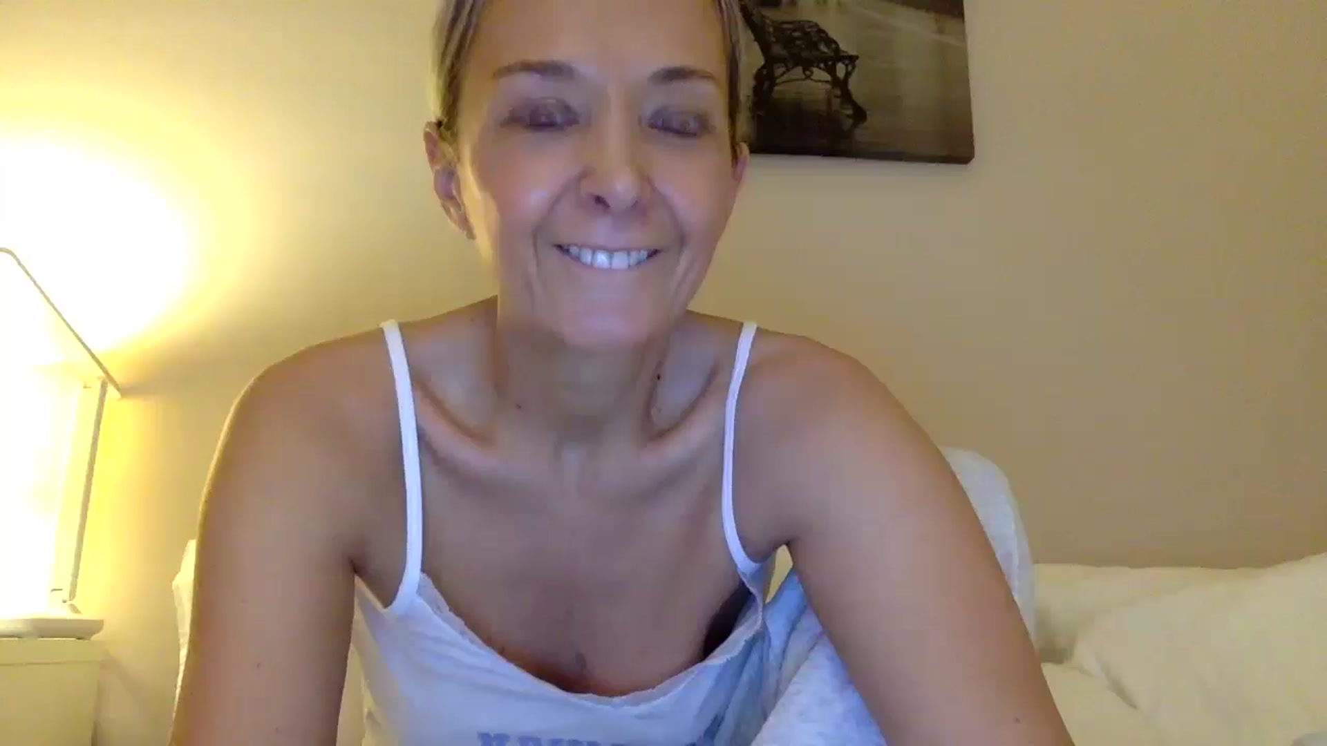 Gallery image thumbnail from Aimee_Angel's myfreecams stream on, 03/19/2025, 22:49 image 3 of 20
