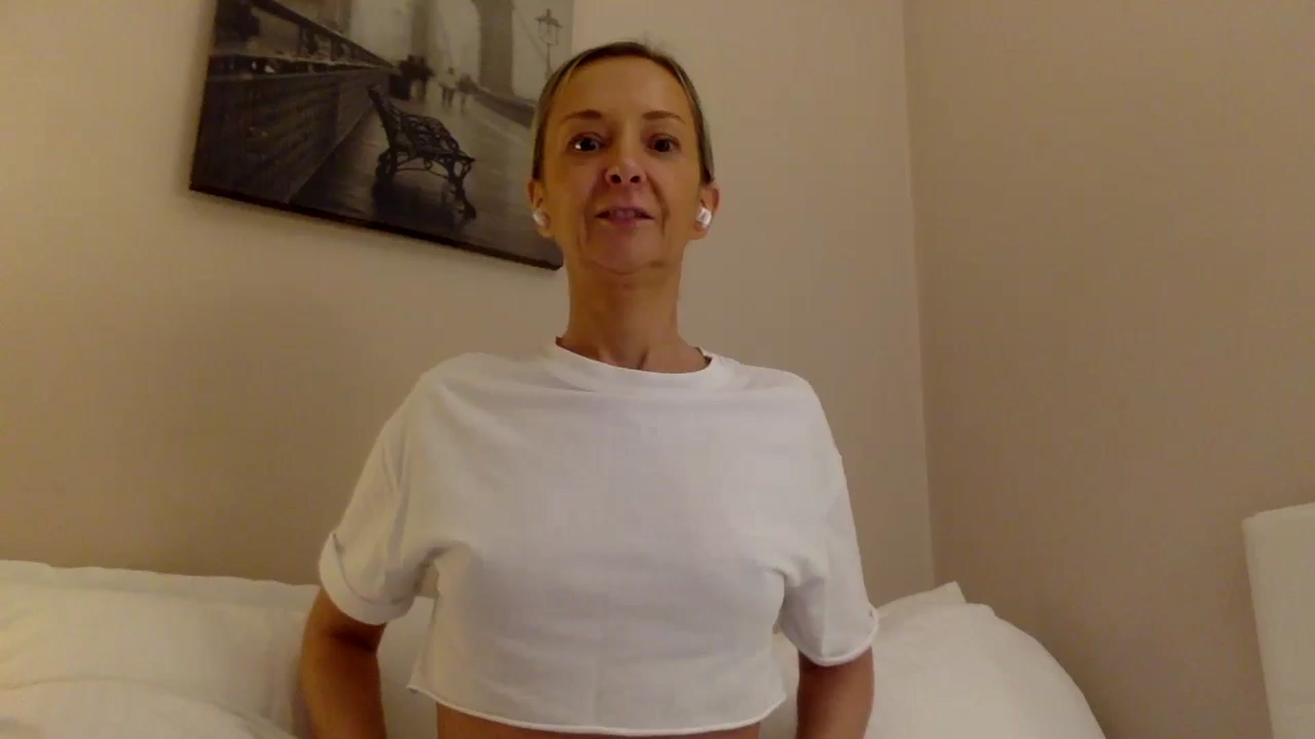 Gallery image thumbnail from Aimee_Angel's myfreecams stream on, 03/26/2025, 22:30 image 11 of 20