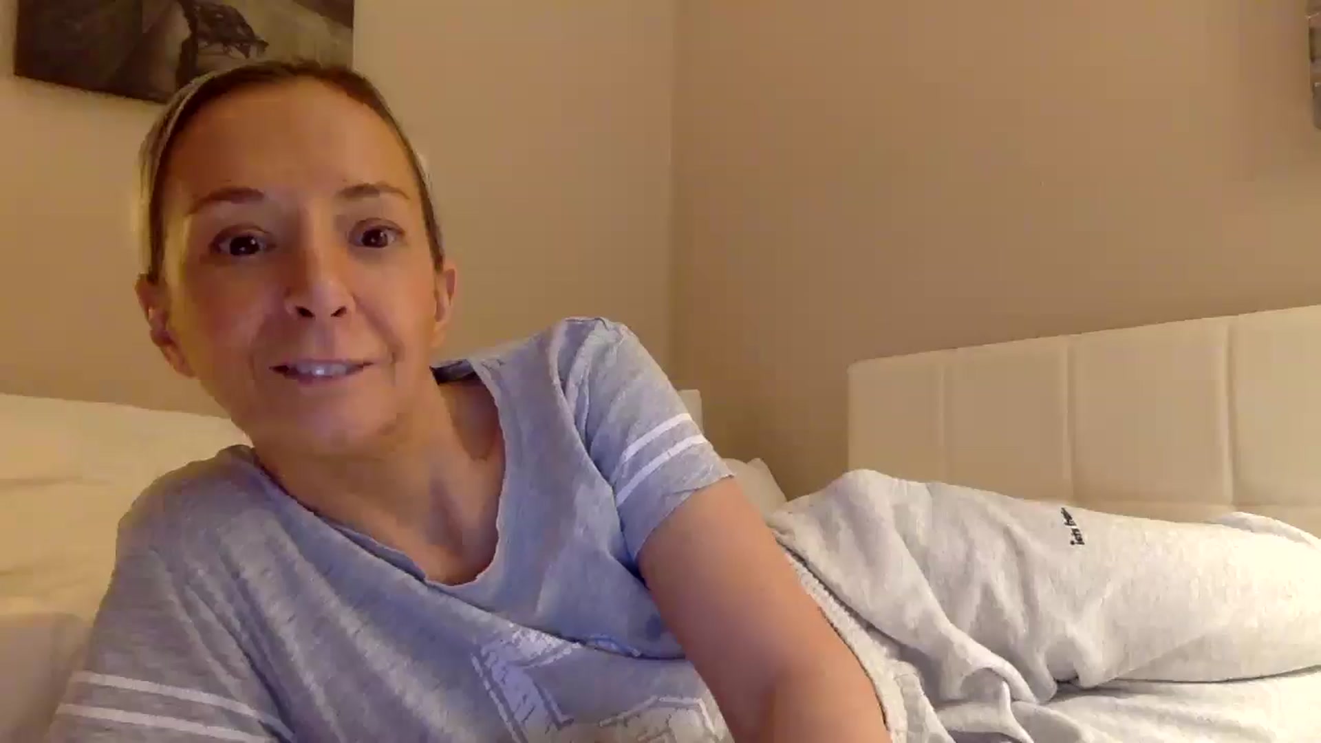 Gallery image thumbnail from Aimee_Angel's myfreecams stream on, 03/28/2025, 13:33 image 14 of 20