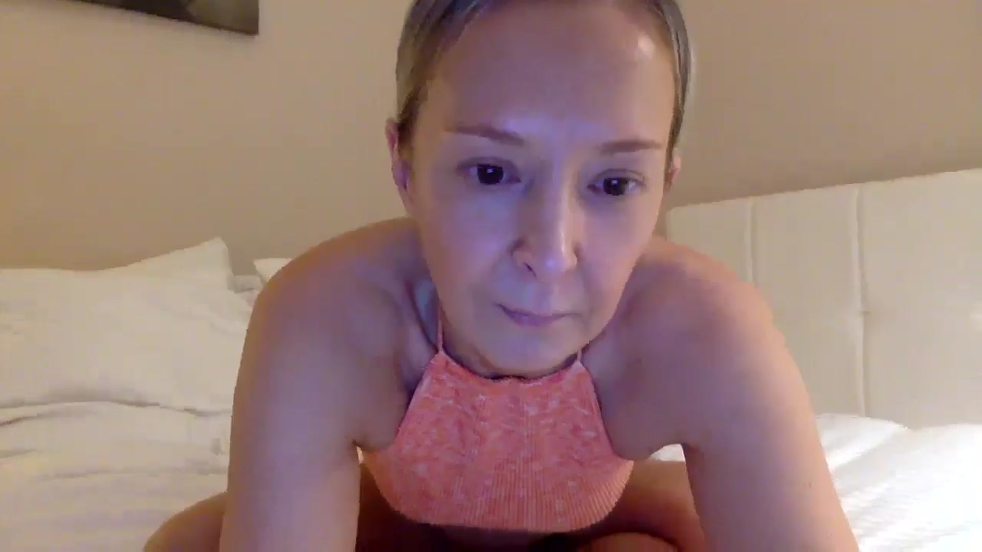 Gallery image thumbnail from Aimee_Angel's myfreecams stream on, 03/29/2025, 18:28 image 12 of 20