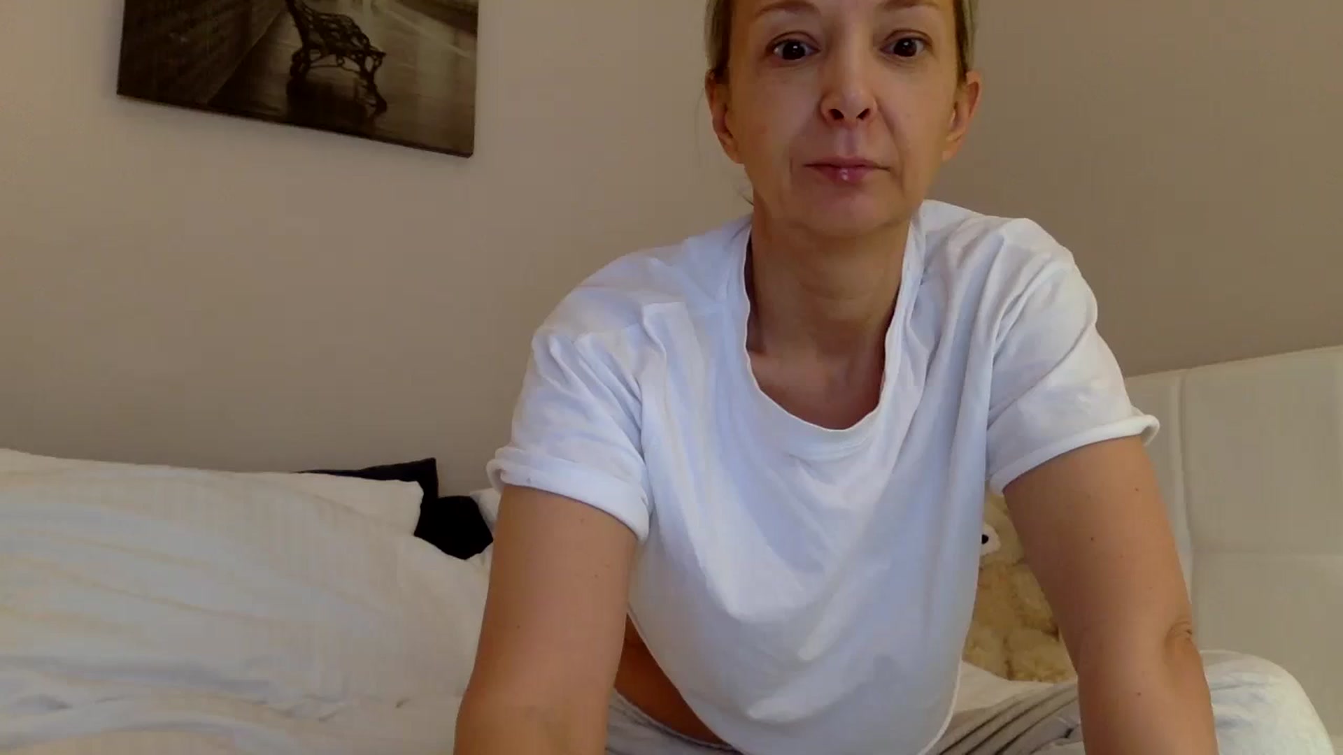 Gallery image thumbnail from Aimee_Angel's myfreecams stream on, 04/05/2025, 11:25 image 16 of 20