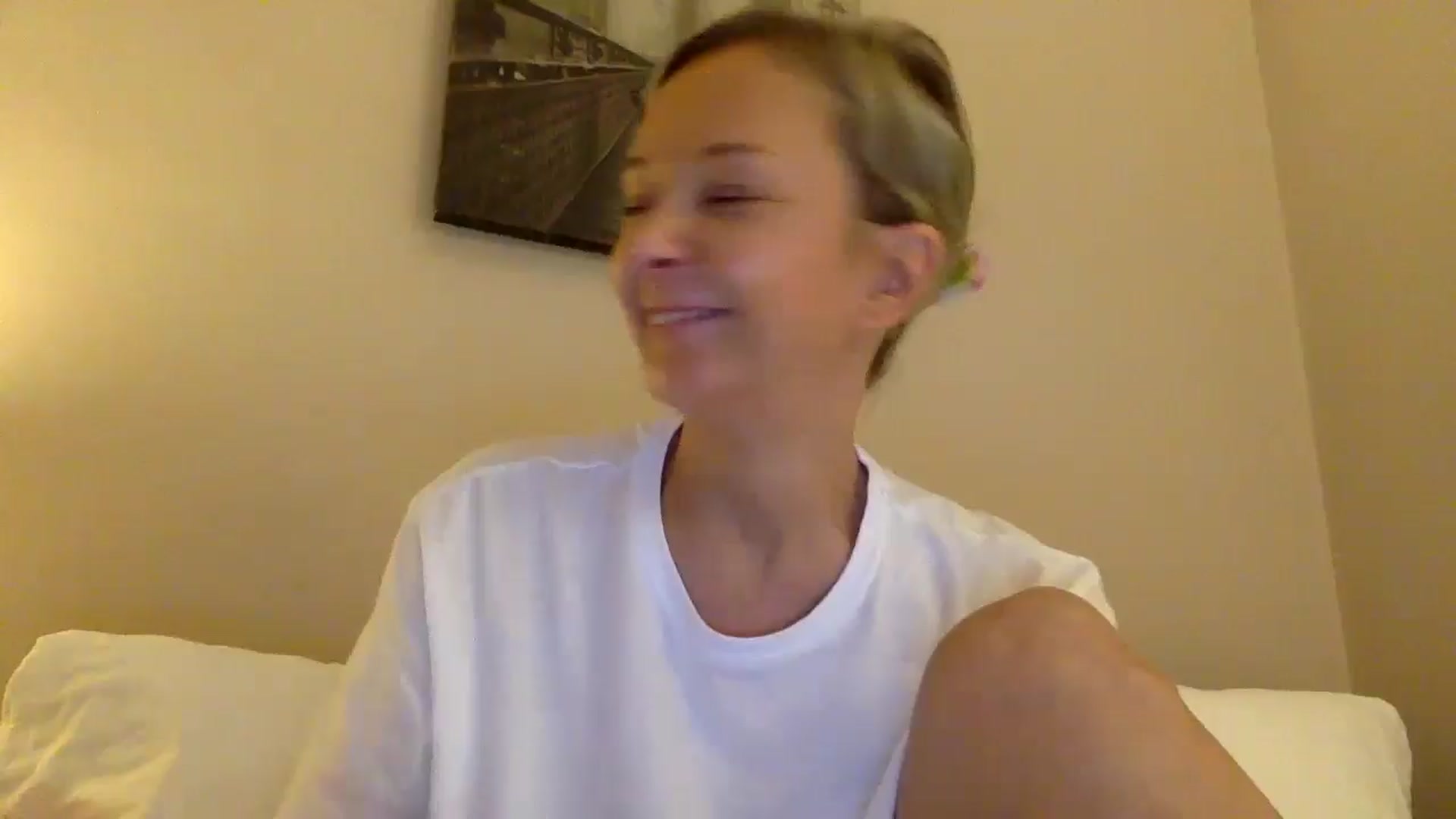 Gallery image thumbnail from Aimee_Angel's myfreecams stream on, 04/07/2025, 21:56 image 5 of 20