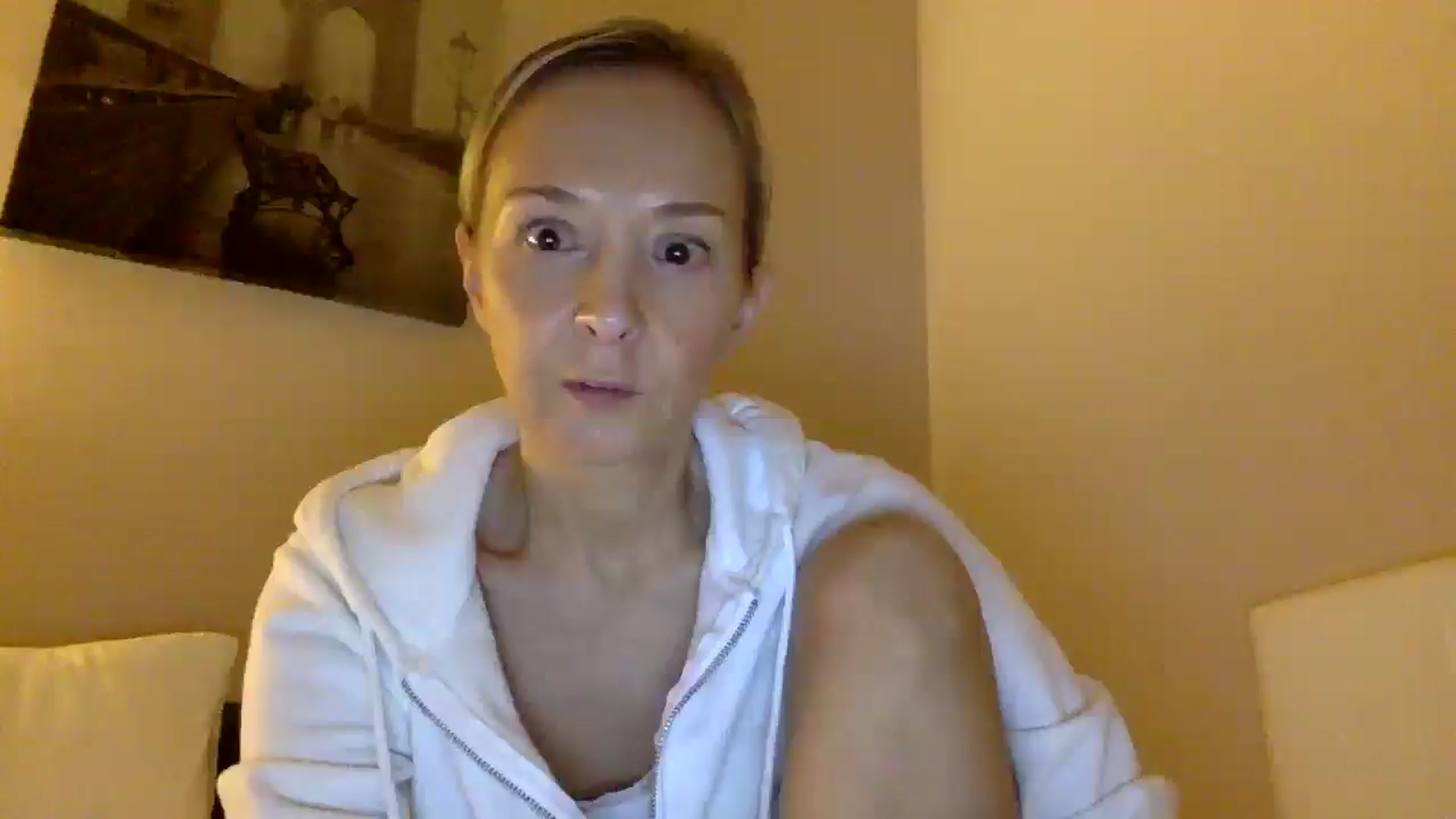 Gallery image thumbnail from Aimee_Angel's myfreecams stream on, 04/15/2025, 21:51 image 12 of 20