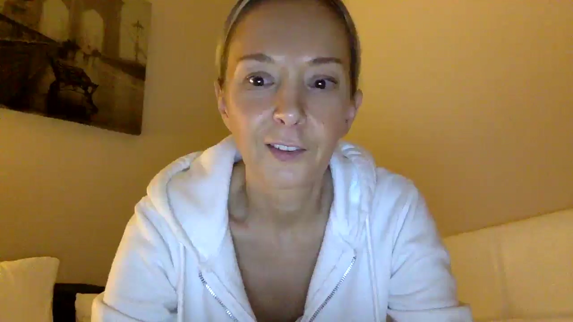 Gallery image thumbnail from Aimee_Angel's myfreecams stream on, 04/15/2025, 21:51 image 15 of 20