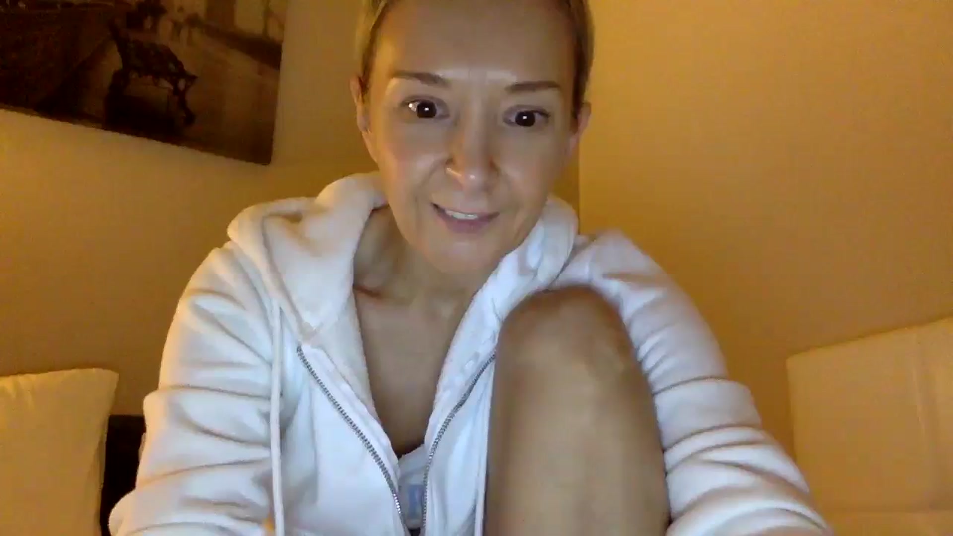 Gallery image thumbnail from Aimee_Angel's myfreecams stream on, 04/15/2025, 21:51 image 1 of 20
