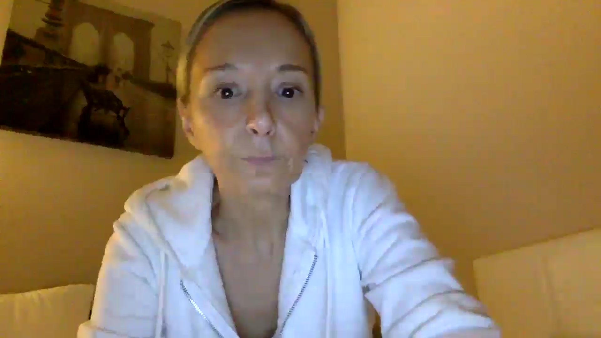 Gallery image thumbnail from Aimee_Angel's myfreecams stream on, 04/15/2025, 21:51 image 18 of 20