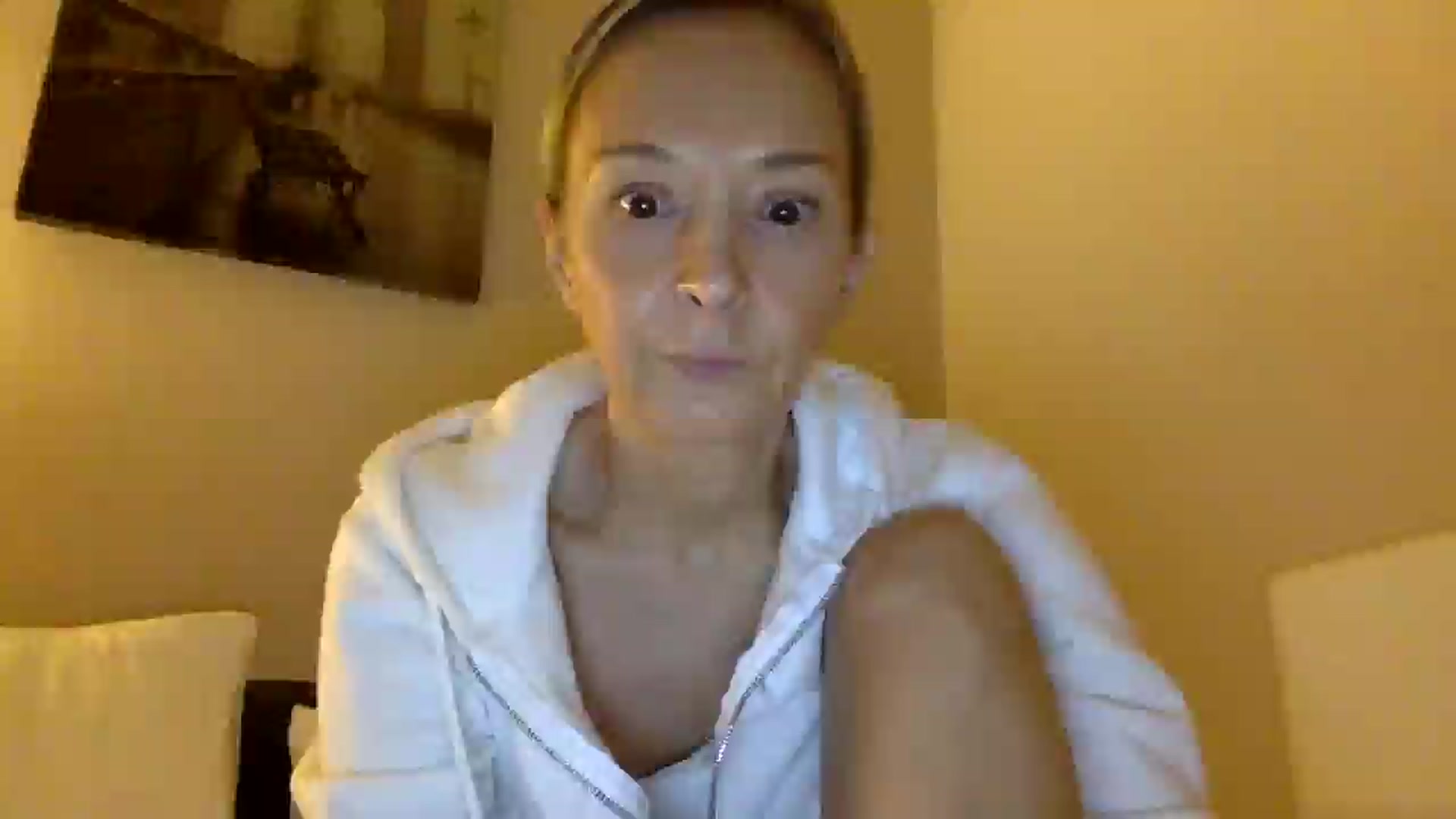 Gallery image thumbnail from Aimee_Angel's myfreecams stream on, 04/15/2025, 21:51 image 6 of 20