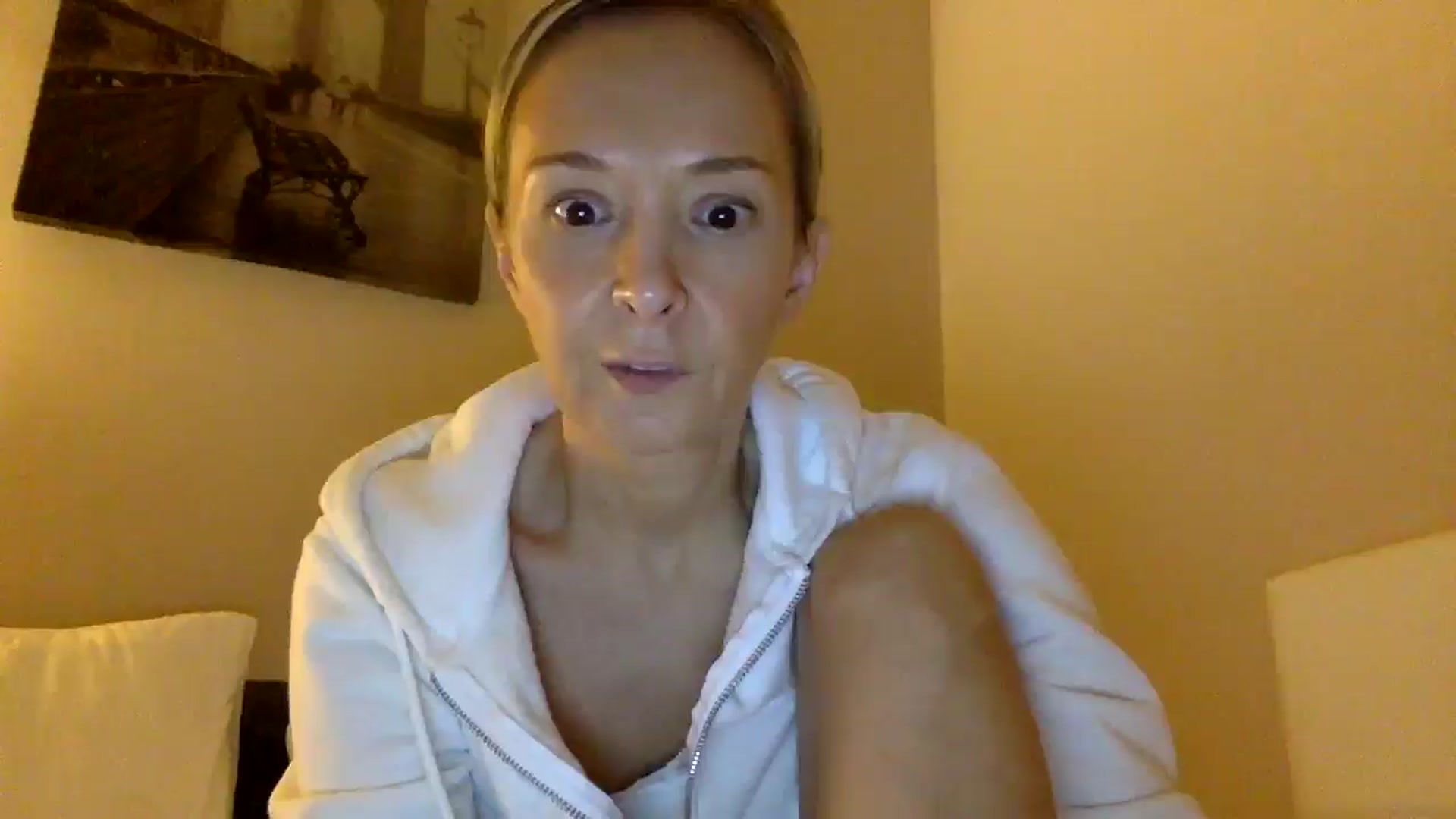 Gallery image thumbnail from Aimee_Angel's myfreecams stream on, 04/15/2025, 21:51 image 7 of 20