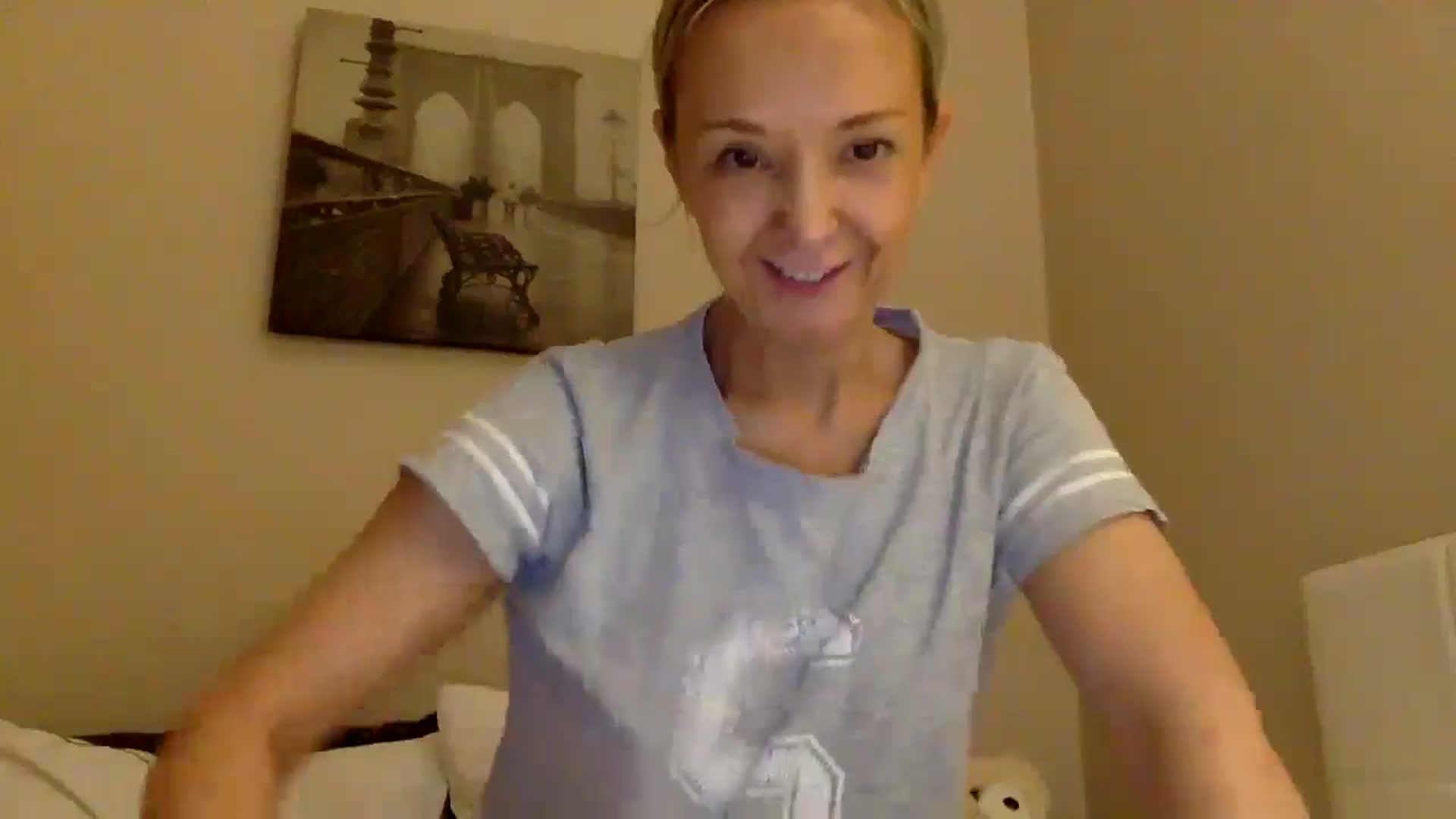 Gallery image thumbnail from Aimee_Angel's myfreecams stream on, 04/19/2025, 18:28 image 9 of 20