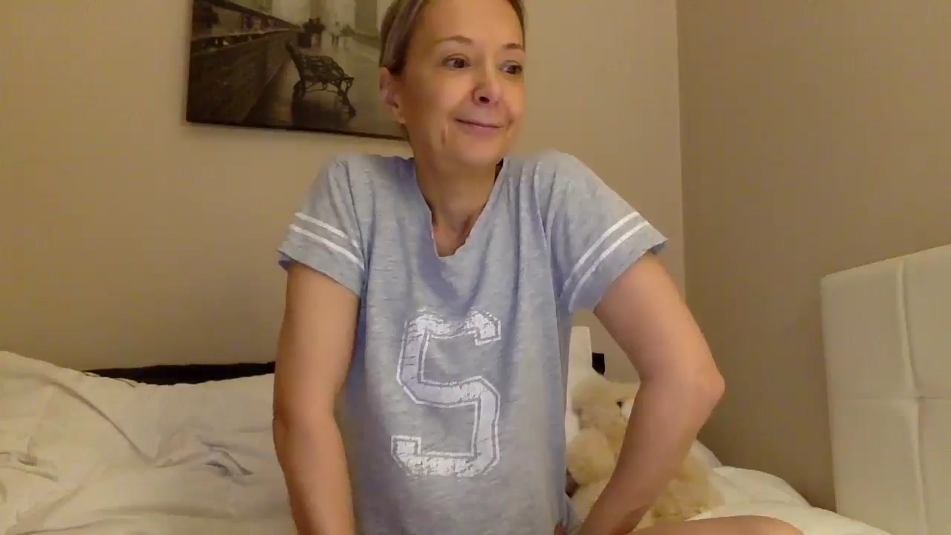 Gallery image thumbnail from Aimee_Angel's myfreecams stream on, 04/19/2025, 18:28 image 1 of 20