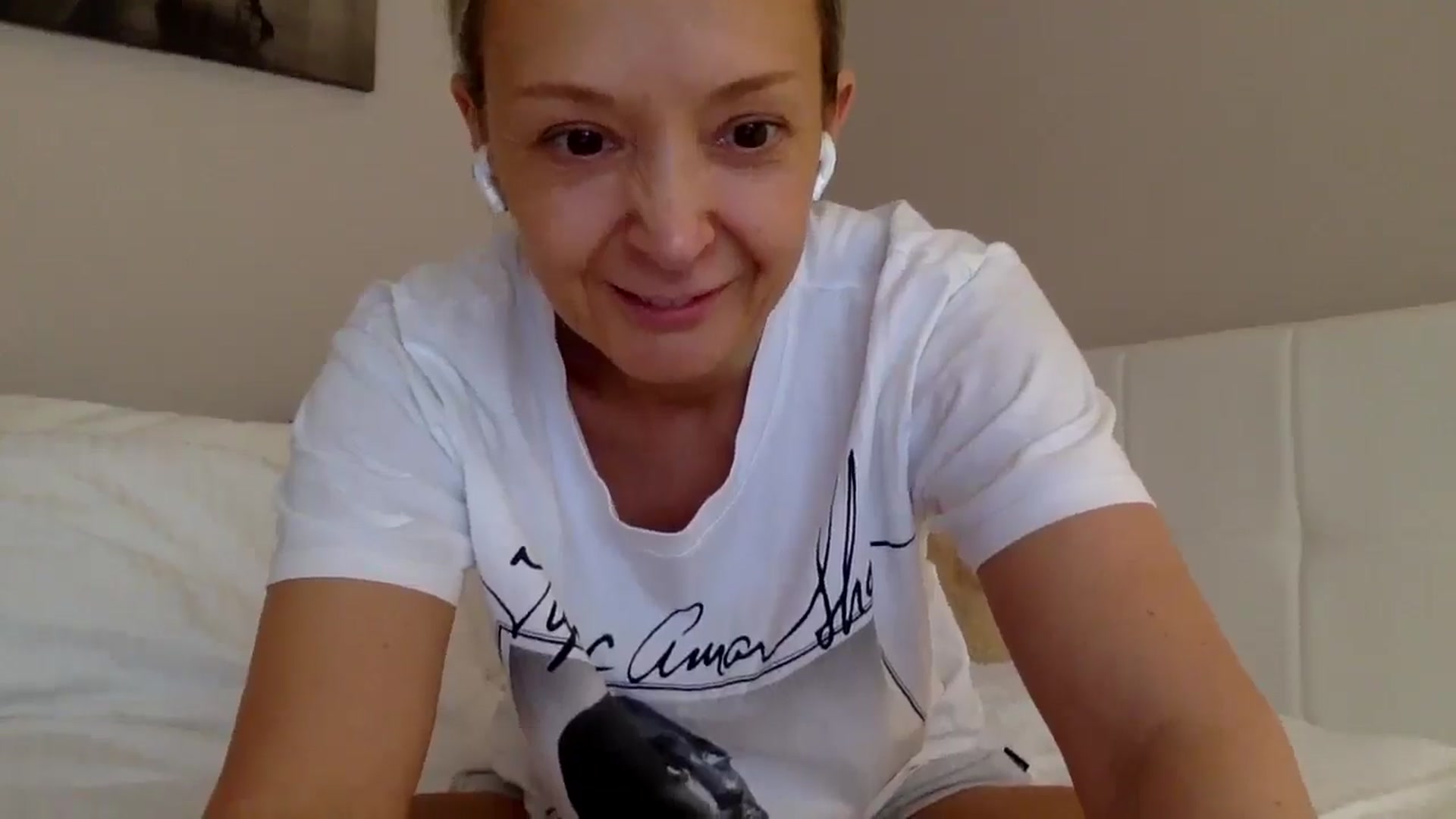Gallery image thumbnail from Aimee_Angel's myfreecams stream on, 04/26/2025, 15:56 image 18 of 20