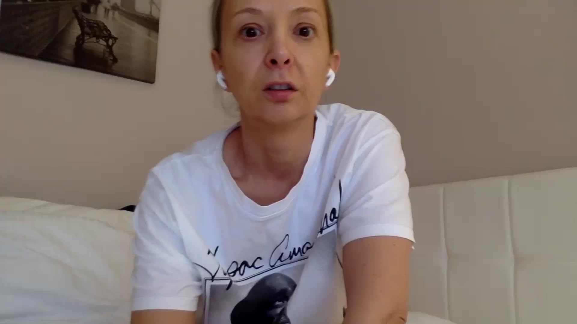 Gallery image thumbnail from Aimee_Angel's myfreecams stream on, 04/26/2025, 15:56 image 15 of 20