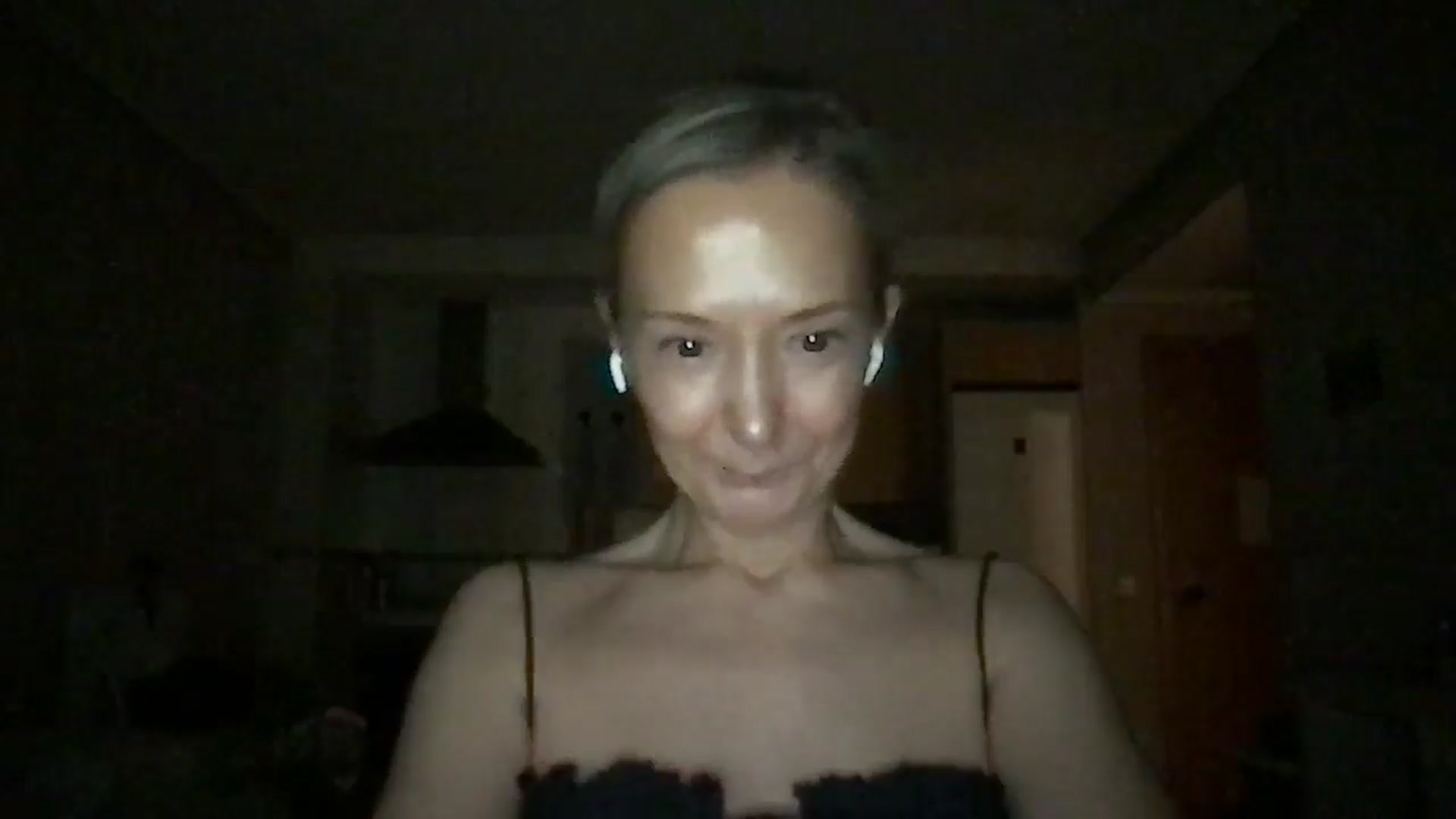 Gallery image thumbnail from Aimee_Angel's myfreecams stream on, 05/04/2025, 19:50 image 20 of 20