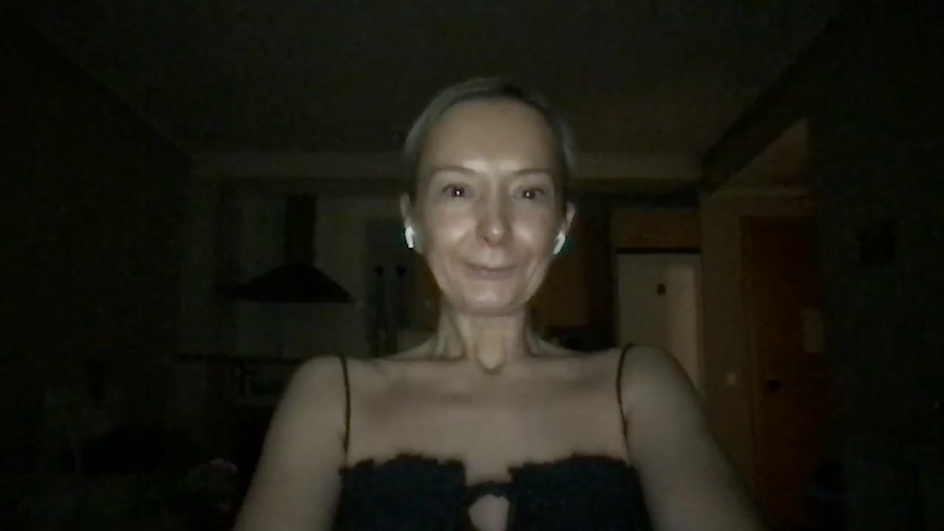 Gallery image thumbnail from Aimee_Angel's myfreecams stream on, 05/04/2025, 19:50 image 19 of 20