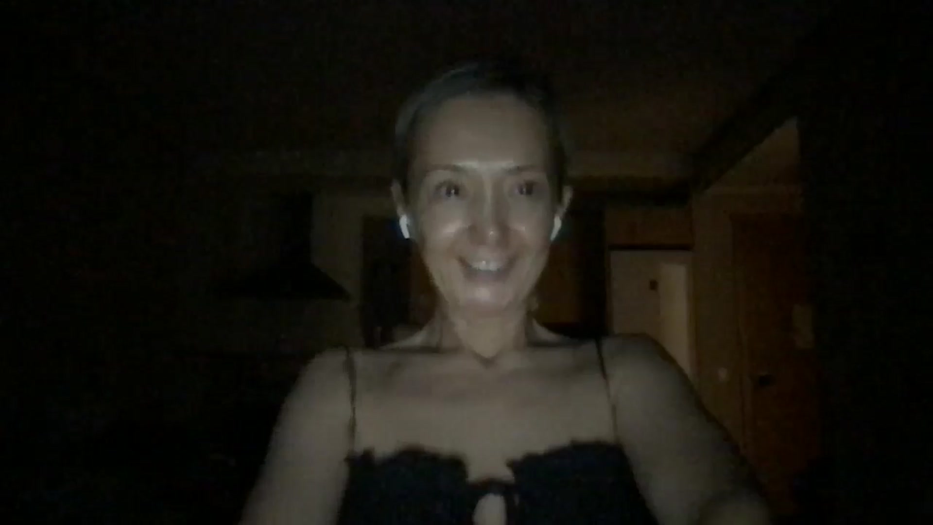 Gallery image thumbnail from Aimee_Angel's myfreecams stream on, 05/04/2025, 19:50 image 2 of 20