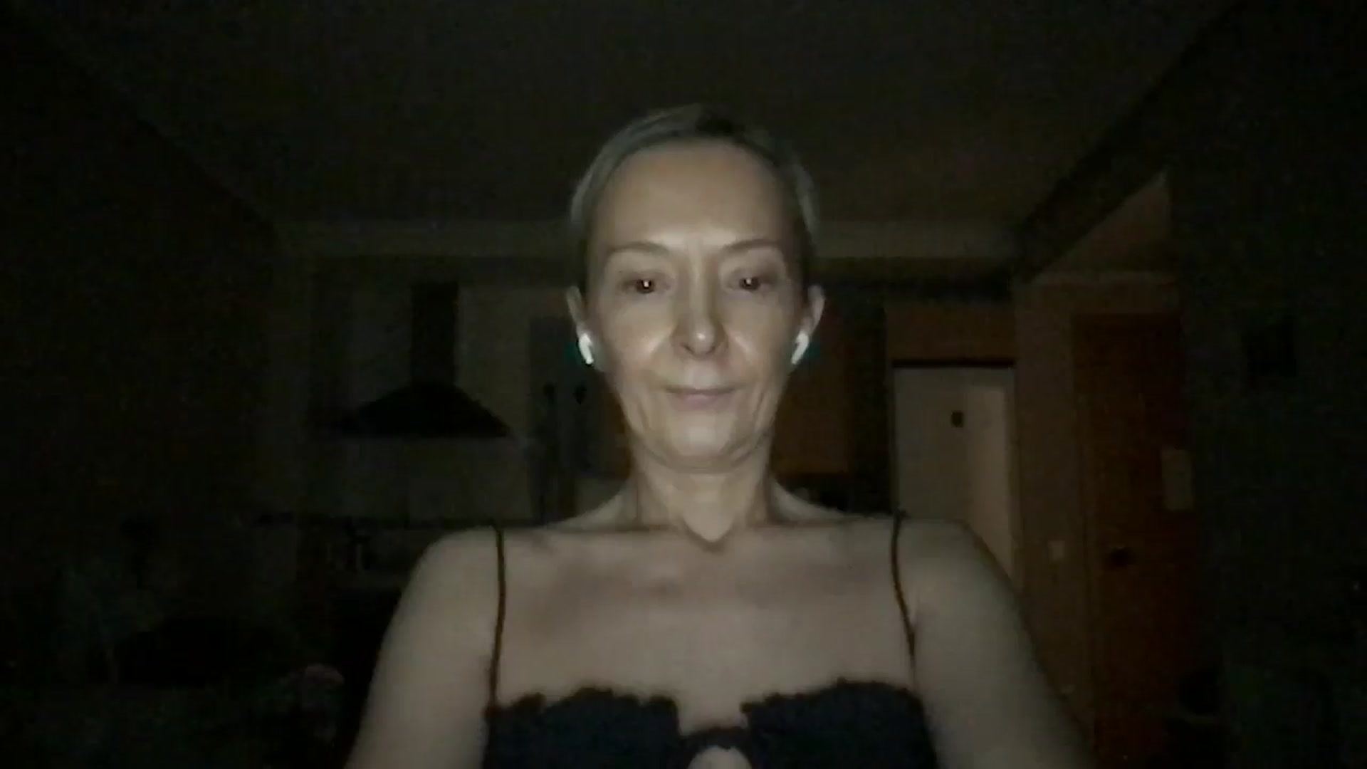 Gallery image thumbnail from Aimee_Angel's myfreecams stream on, 05/04/2025, 19:50 image 17 of 20