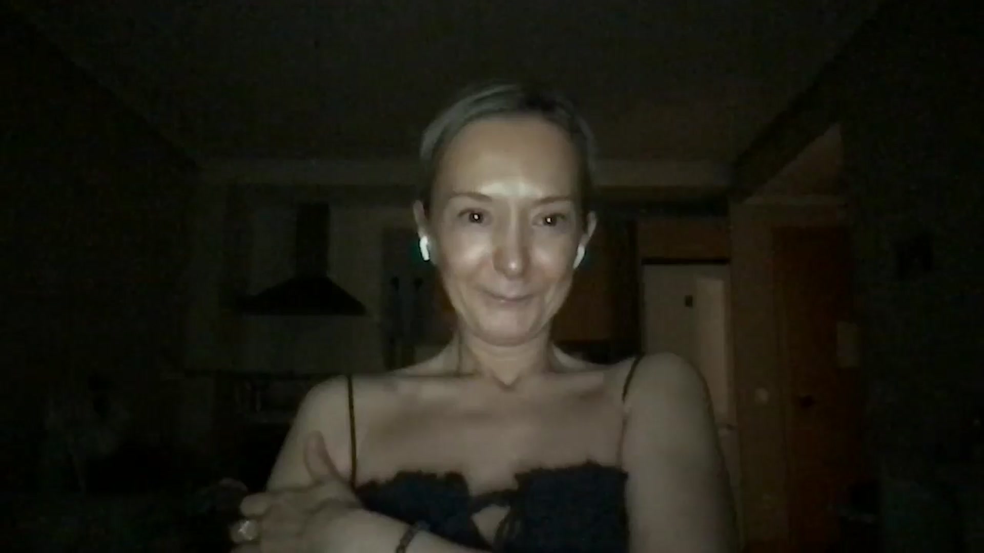 Gallery image thumbnail from Aimee_Angel's myfreecams stream on, 05/04/2025, 19:50 image 18 of 20