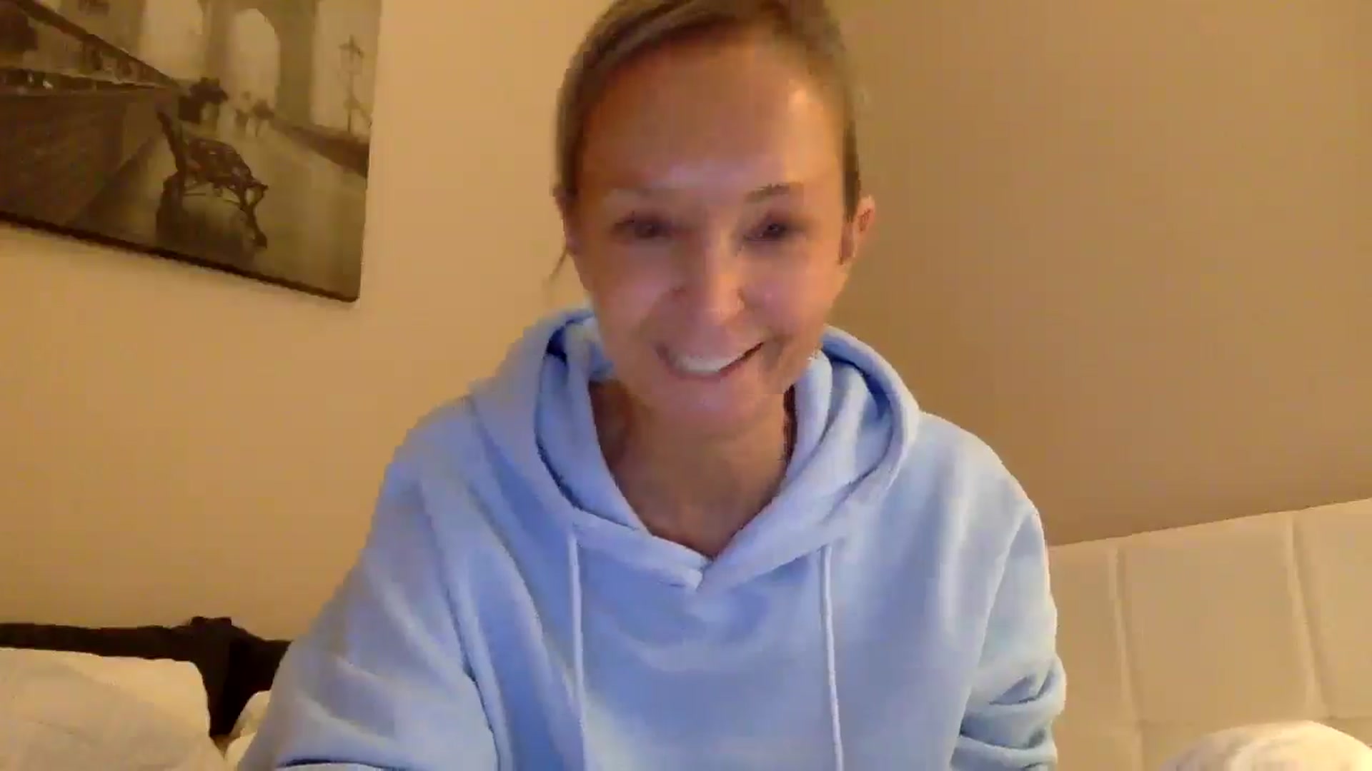 Gallery image thumbnail from Aimee_Angel's myfreecams stream on, 05/05/2025, 19:36 image 12 of 20