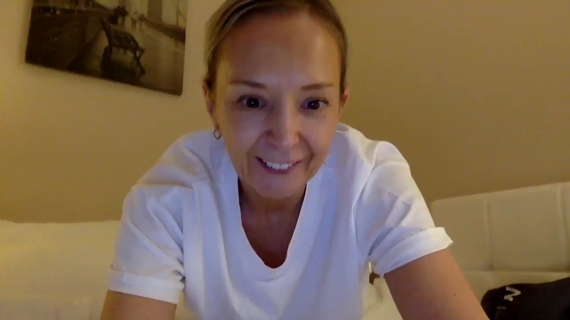 Gallery image thumbnail from Aimee_Angel's myfreecams stream on, 05/19/2025, 21:11 image 1 of 20