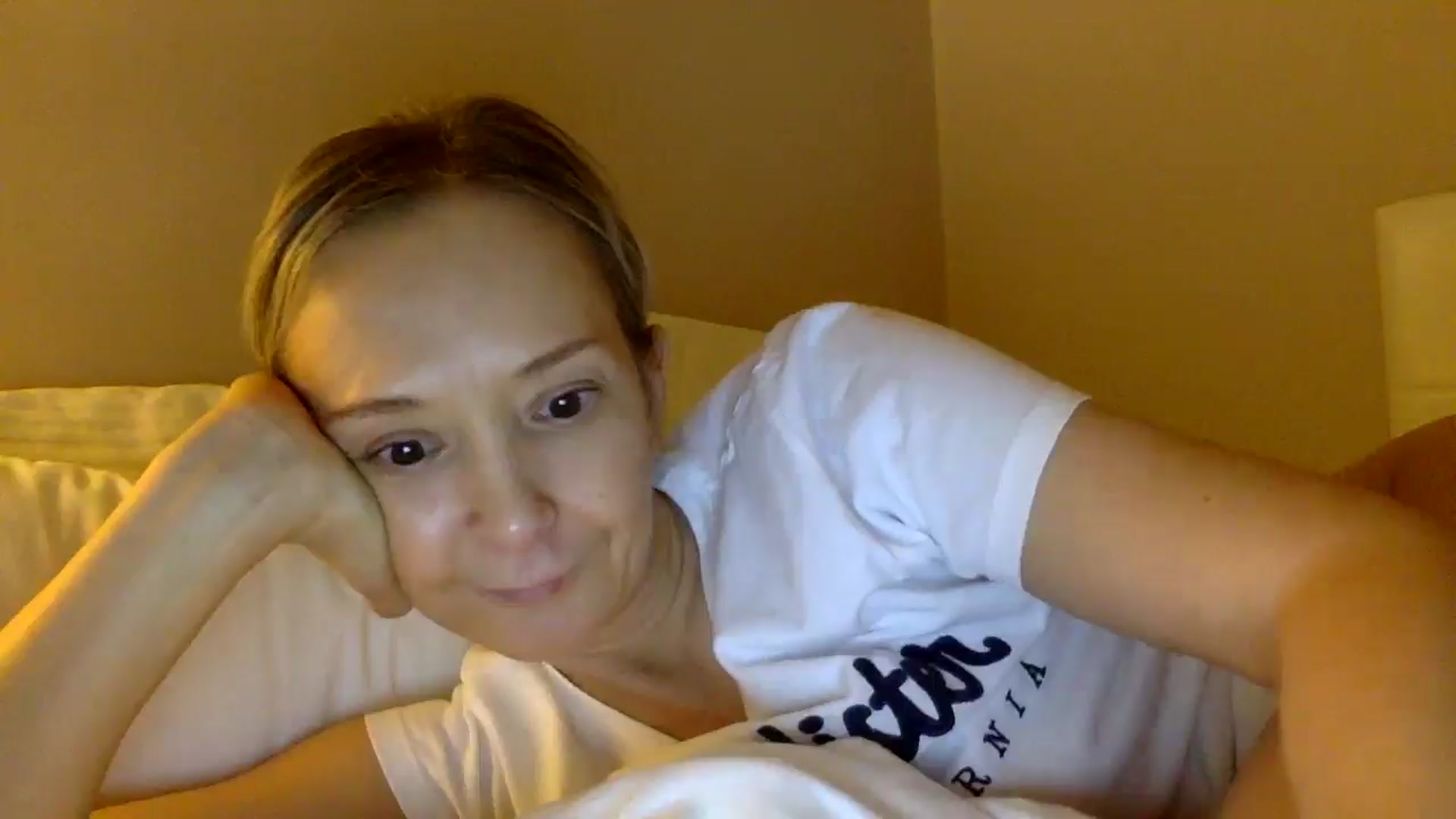 Gallery image thumbnail from Aimee_Angel's myfreecams stream on, 06/05/2025, 01:13 image 19 of 20