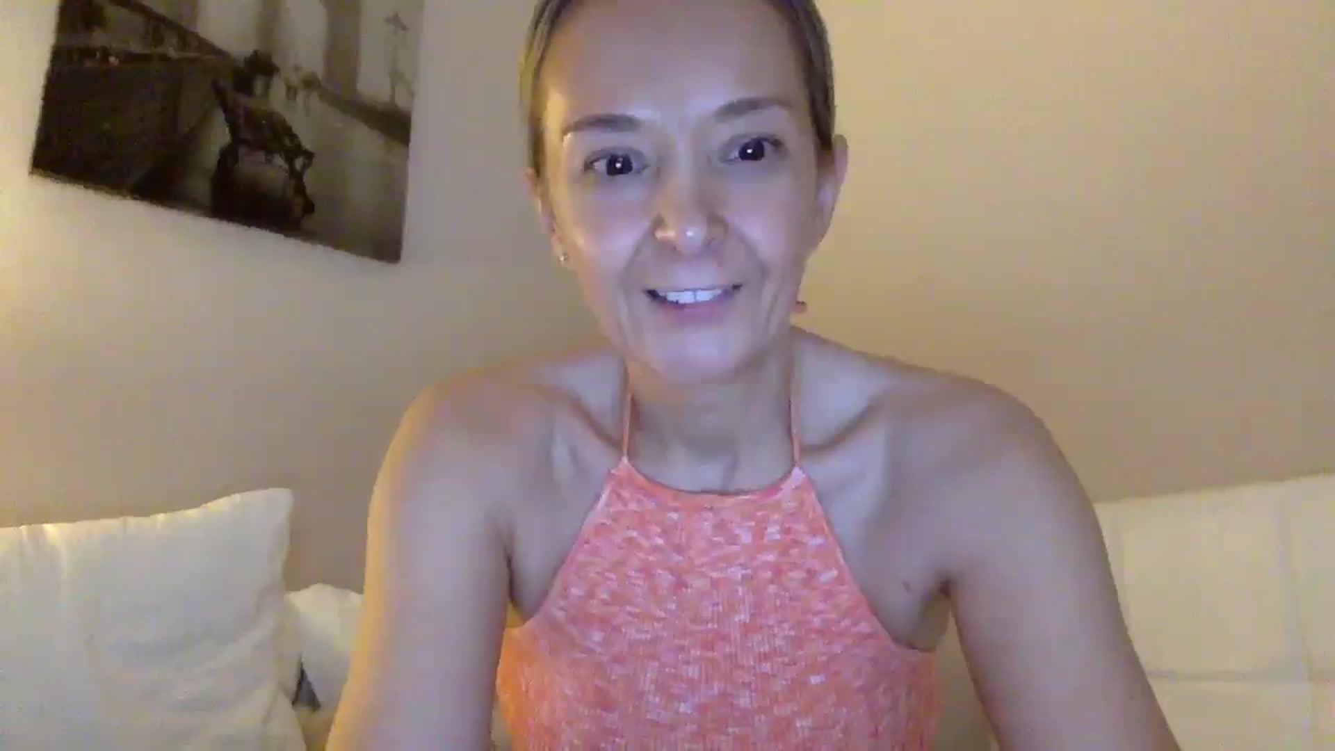 Gallery image thumbnail from Aimee_Angel's myfreecams stream on, 06/18/2025, 19:05 image 11 of 20