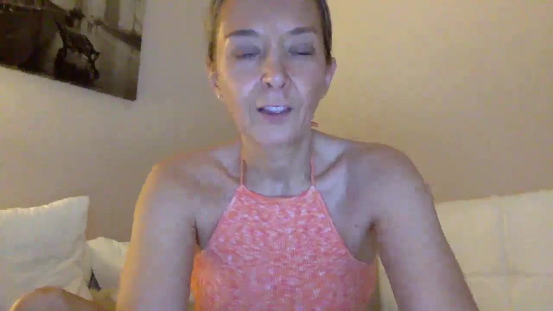 Gallery image thumbnail from Aimee_Angel's myfreecams stream on, 06/18/2025, 19:05 image 14 of 20
