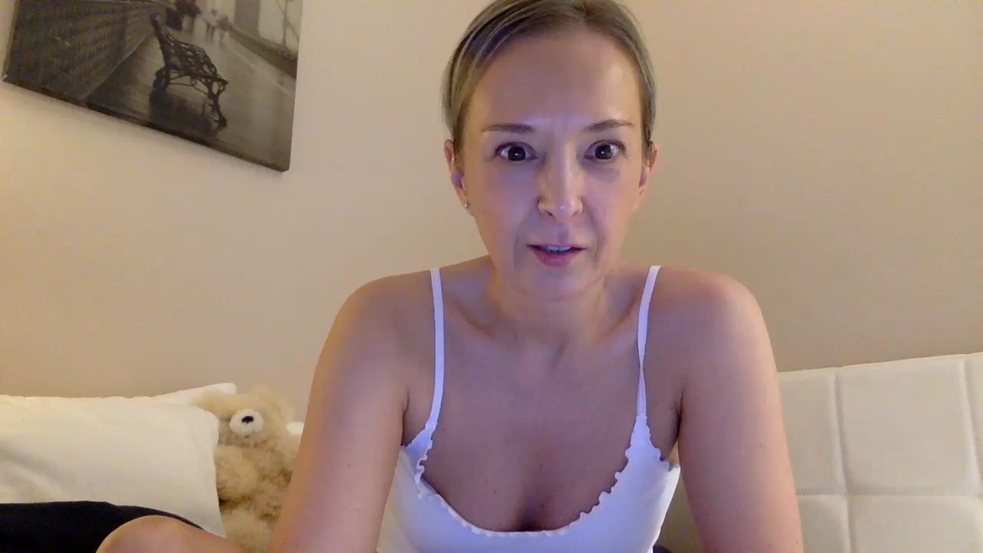 Gallery image thumbnail from Aimee_Angel's myfreecams stream on, 06/22/2025, 18:50 image 16 of 20