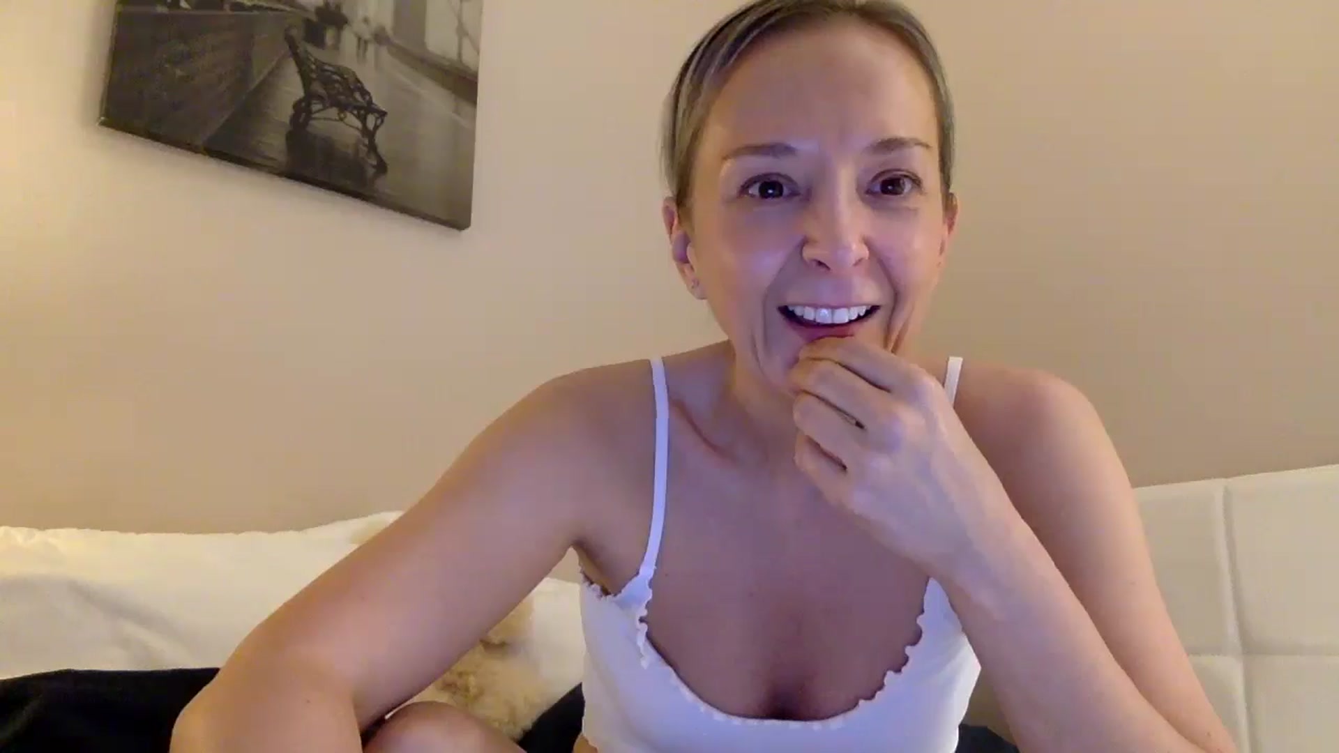Gallery image thumbnail from Aimee_Angel's myfreecams stream on, 06/22/2025, 18:50 image 18 of 20