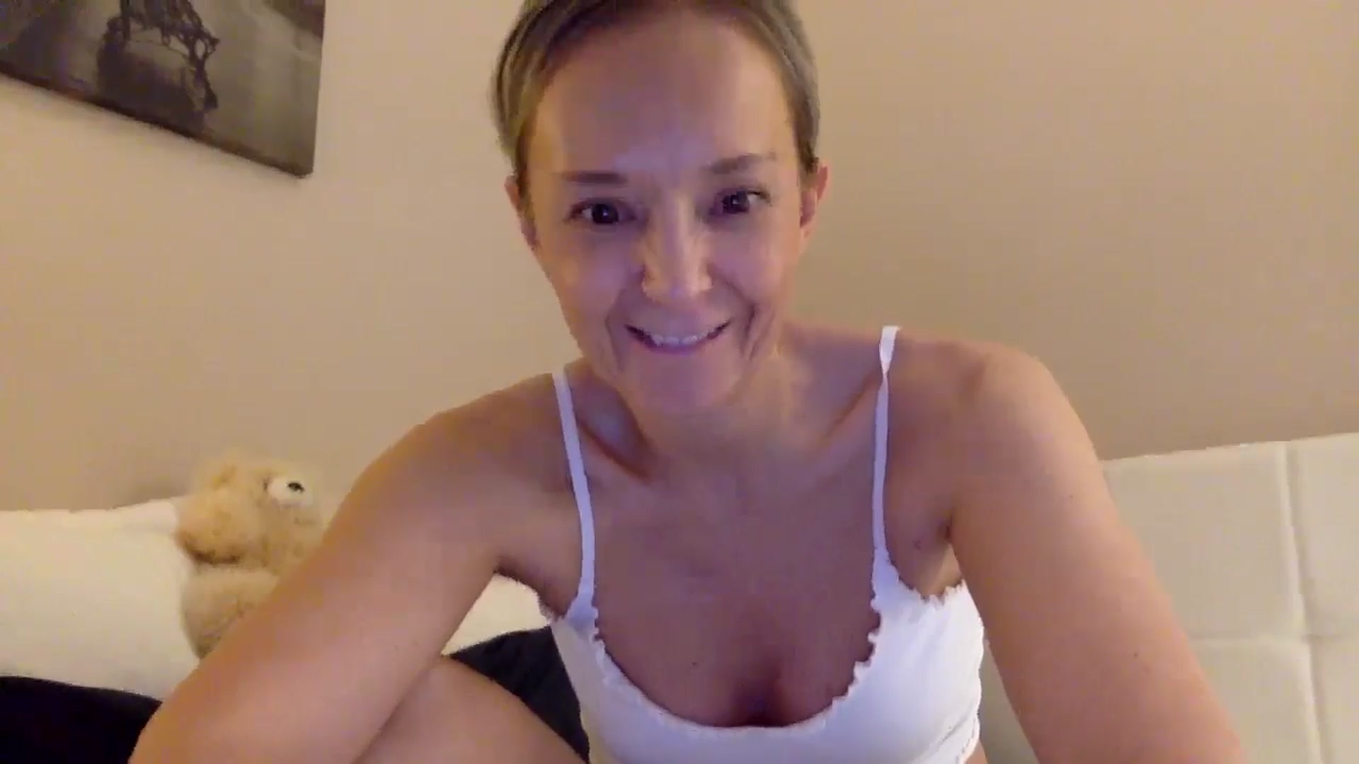 Gallery image thumbnail from Aimee_Angel's myfreecams stream on, 06/22/2025, 18:50 image 13 of 20