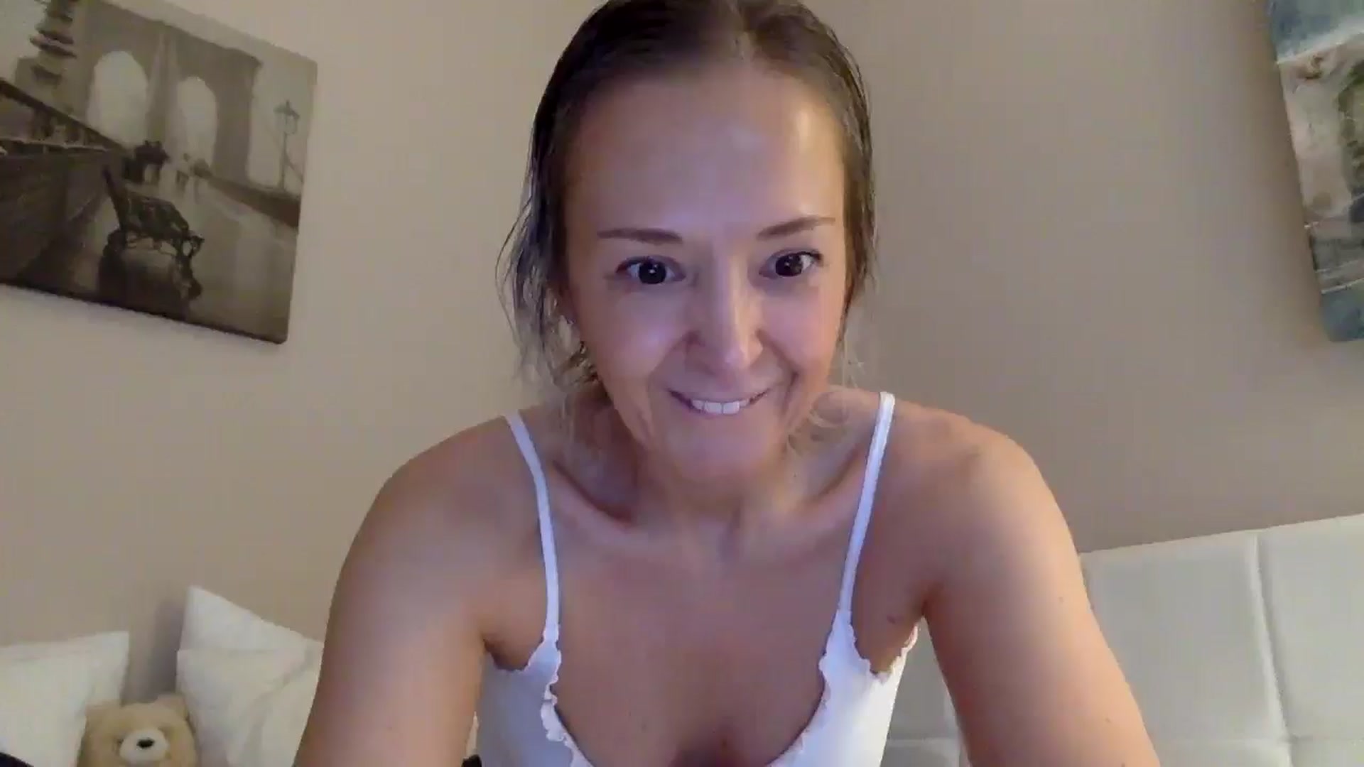 Gallery image thumbnail from Aimee_Angel's myfreecams stream on, 06/23/2025, 19:02 image 1 of 20